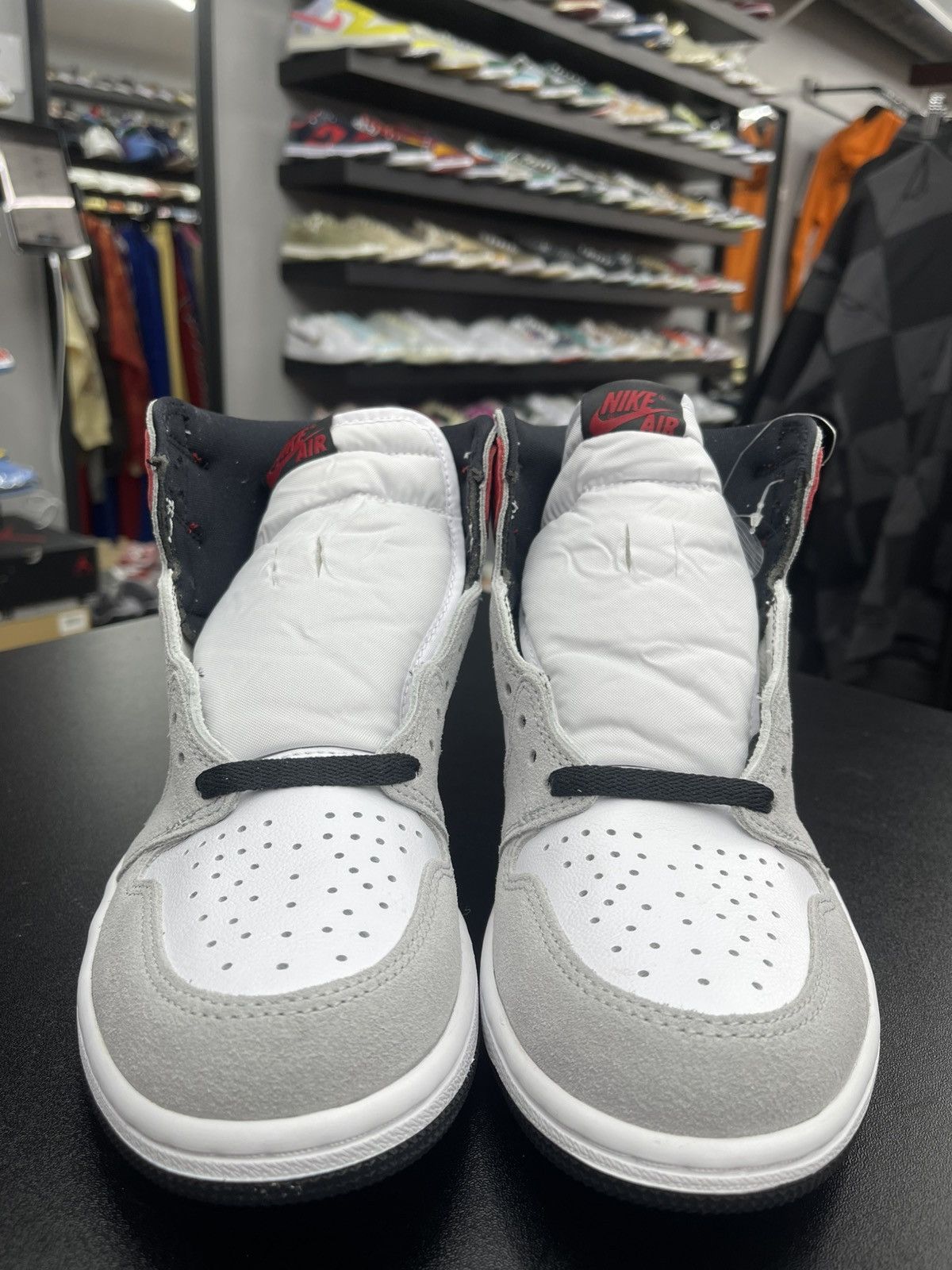 Jordan Brand Size 8 - Jordan 1 Retro High Light Smoke Grey Size US 8 / EU 41 - 2 Thumbnail