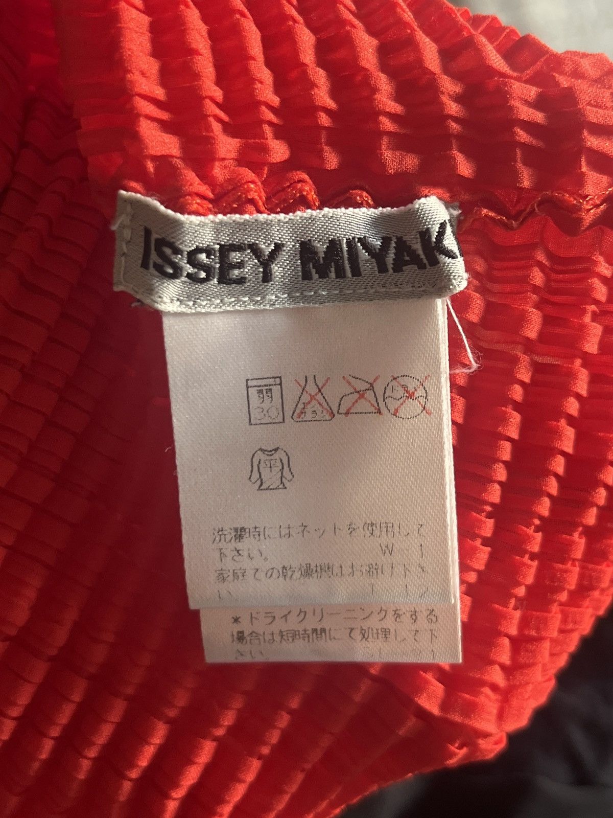 Issey Miyake Issey Miyake pleats please red long sleeve top Size M / US 6-8 / IT 42-44 - 8 Thumbnail