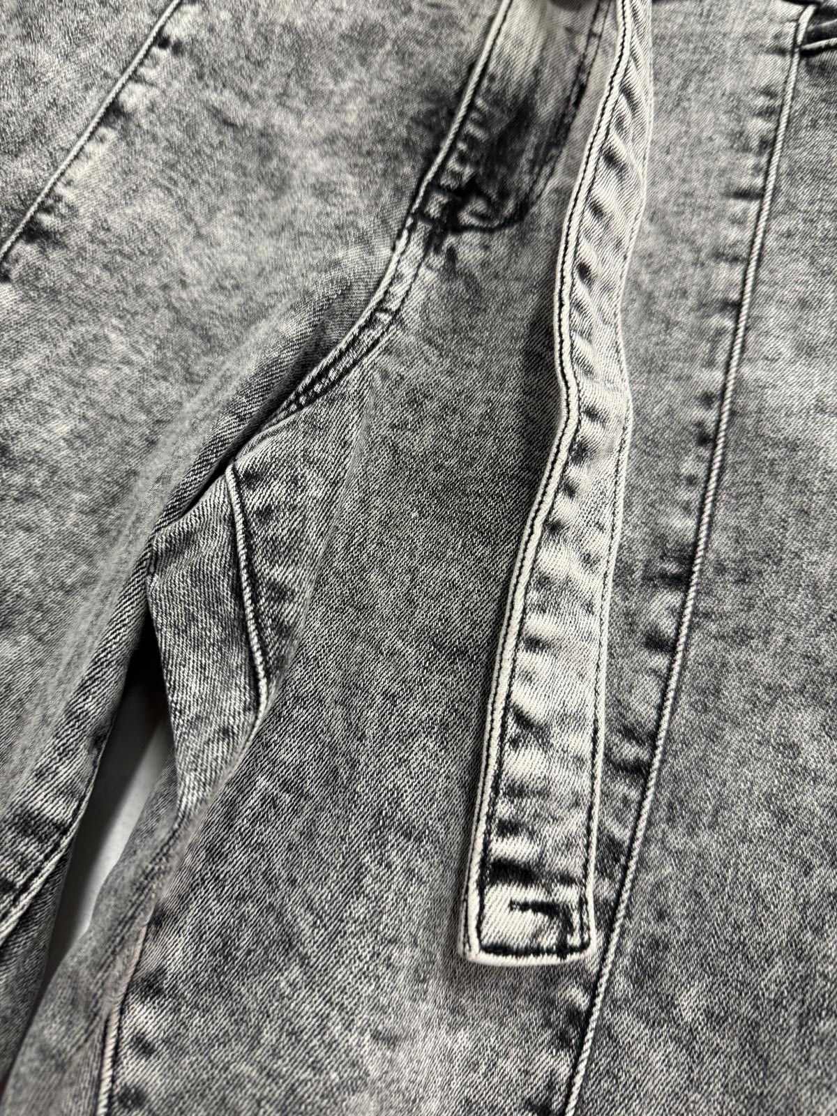 Guess Guess Belted Super High Rise Skinny Jeans in Grey Acid Wash Size 31" - 4 Thumbnail