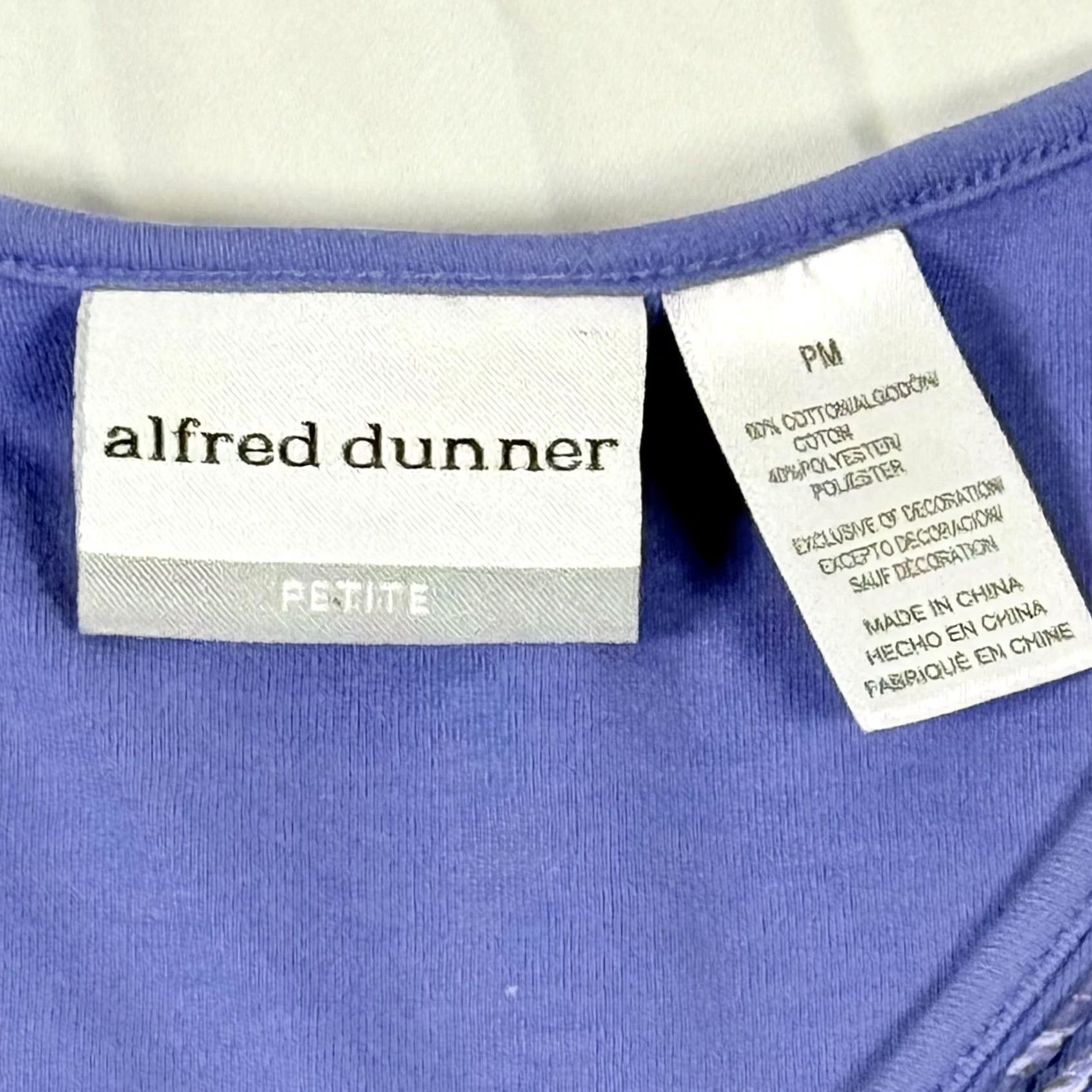 Vintage Alfred Dunner Shirt Women Petite Medium Blue Embroidered Beaded V-Neck Top Size M / US 6-8 / IT 42-44 - 3 Thumbnail