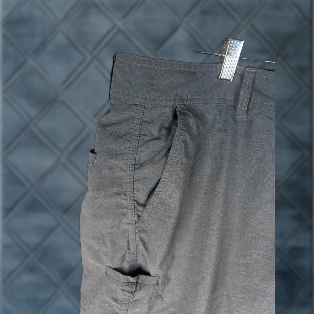 Vintage Pelagic Mens Shorts 40 Gray Quick Dry Stretch Hybrid Walkshort UPF Inseam 10 in Pockets Cargo Casual Travel Marine Nautical Beach Outdoor Sports Size US 40 / EU 56 - 1 Thumbnail