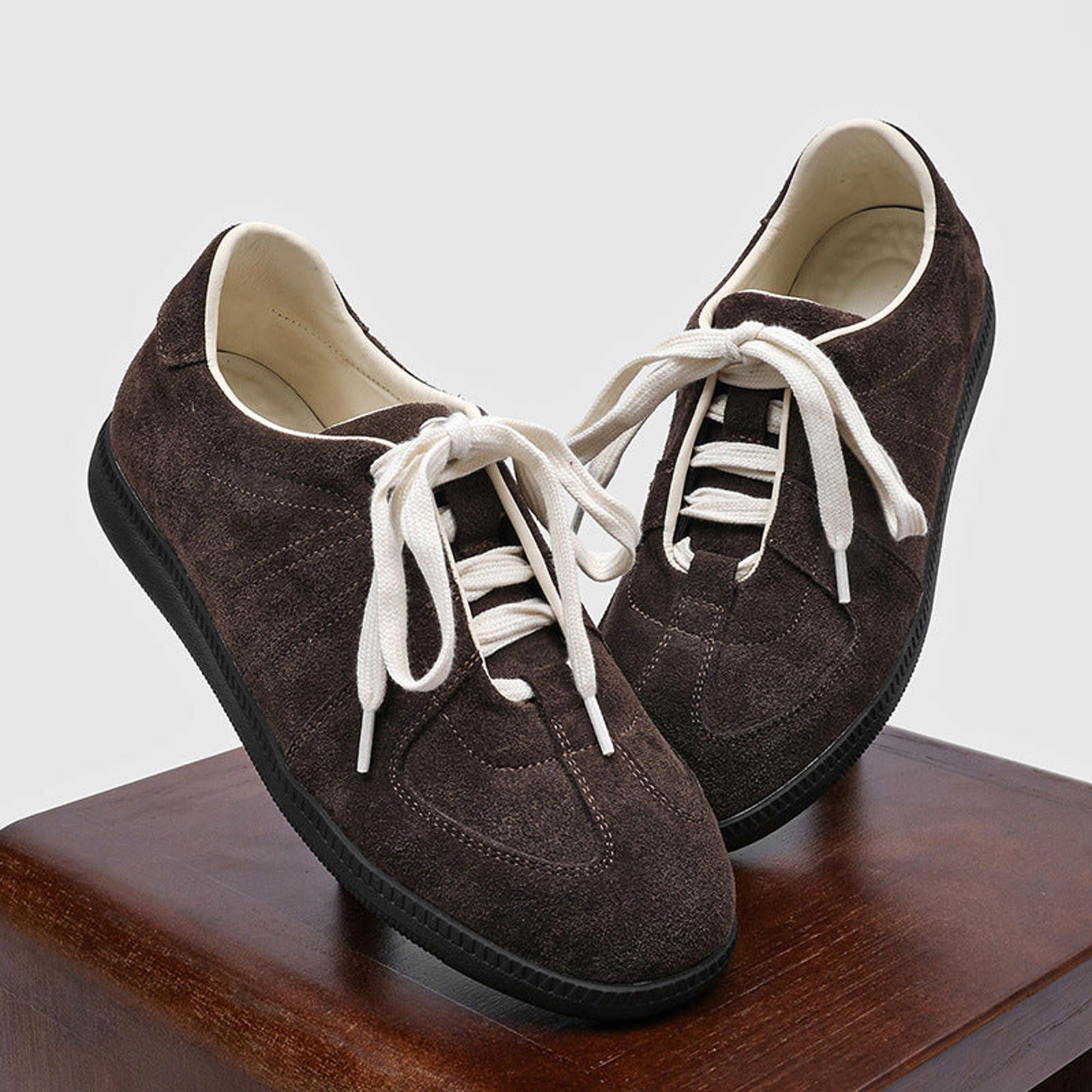 Vintage Retro Round-Toe Low-Profile Trainer Sneakrs Size US 8 / EU 41 - 4 Thumbnail