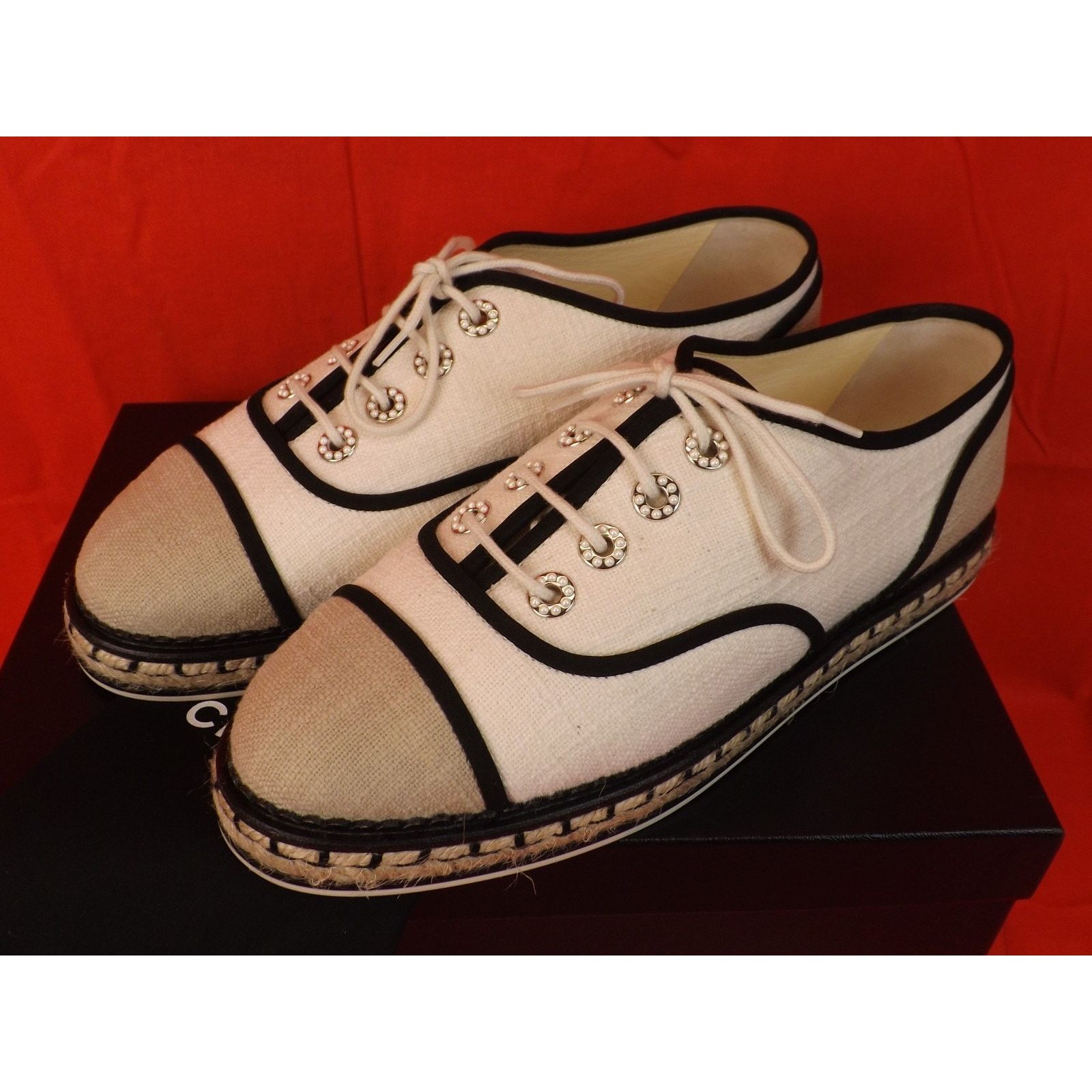 Chanel CHANEL BEIGE CANVAS PEARLS CC ESPADRILLE FLAT OXFORDS 39.5 Size US 9.5 / IT 39.5 - 11 Thumbnail