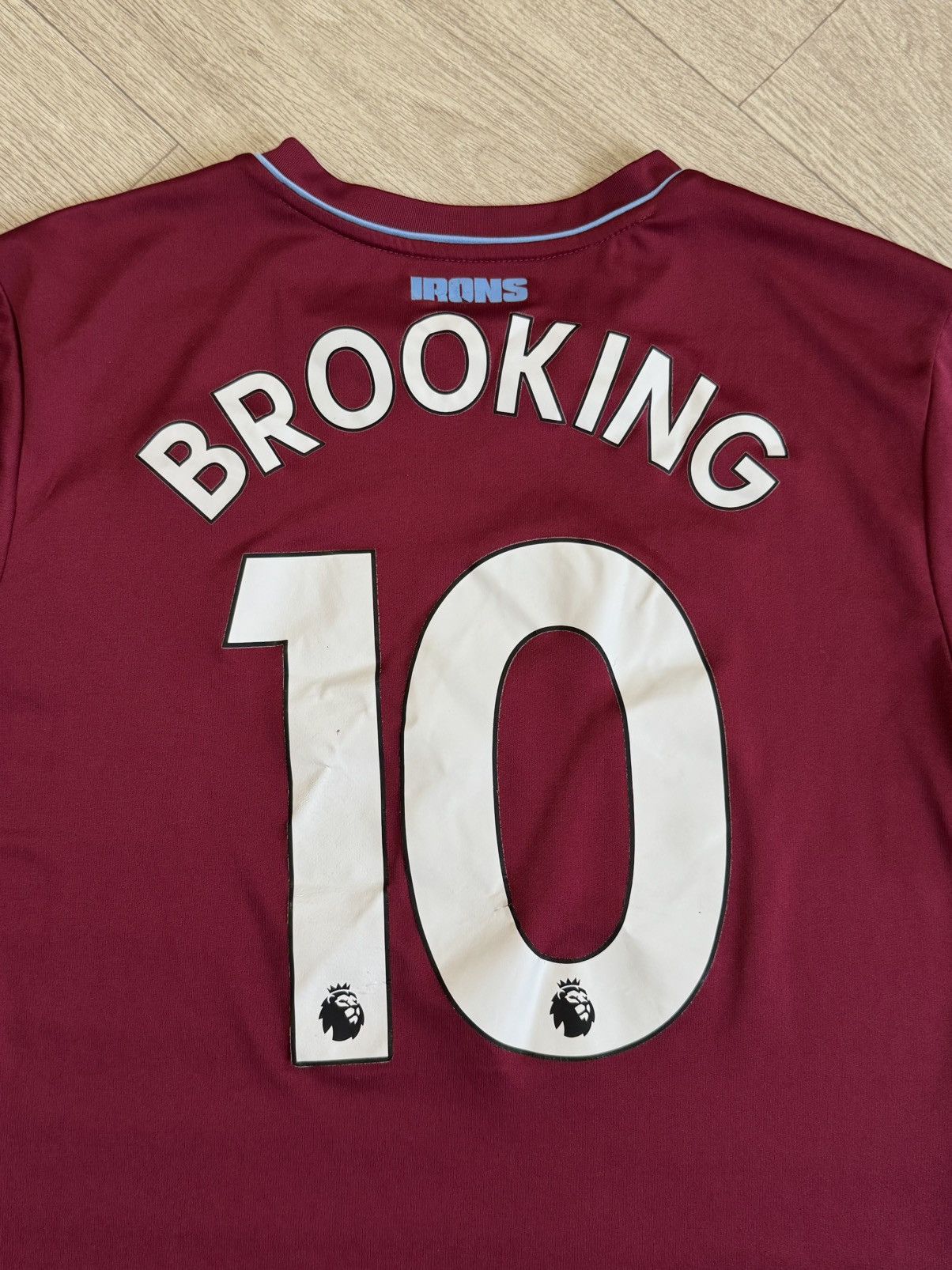 Umbro Official Umbro West Ham United Trevor Brooking Soccer jersey Size US L / EU 52-54 / 3 - 8 Thumbnail