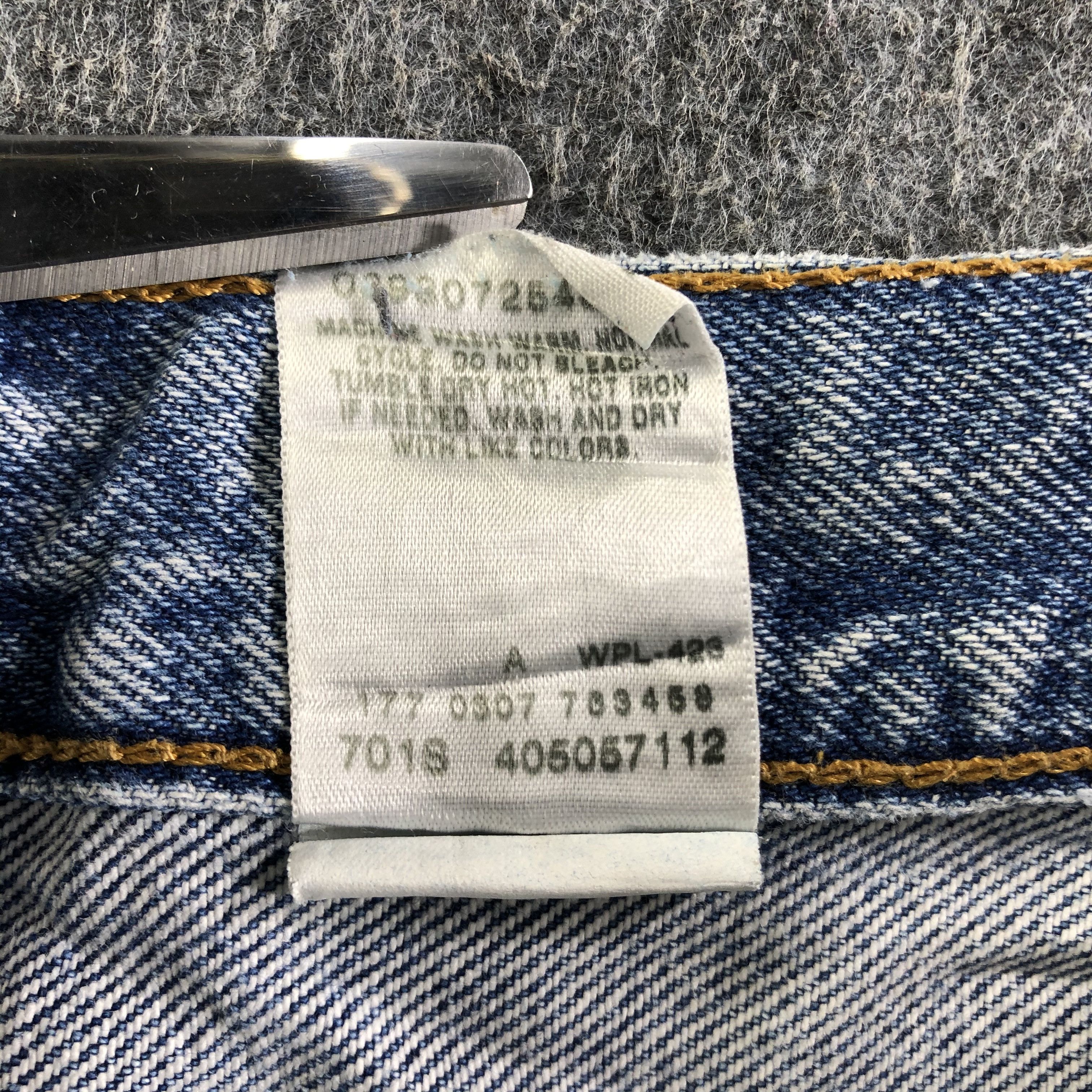 Levi's Vintage Light Wash Levis 505 Jeans-J4117 Size US 33 - 11 Thumbnail