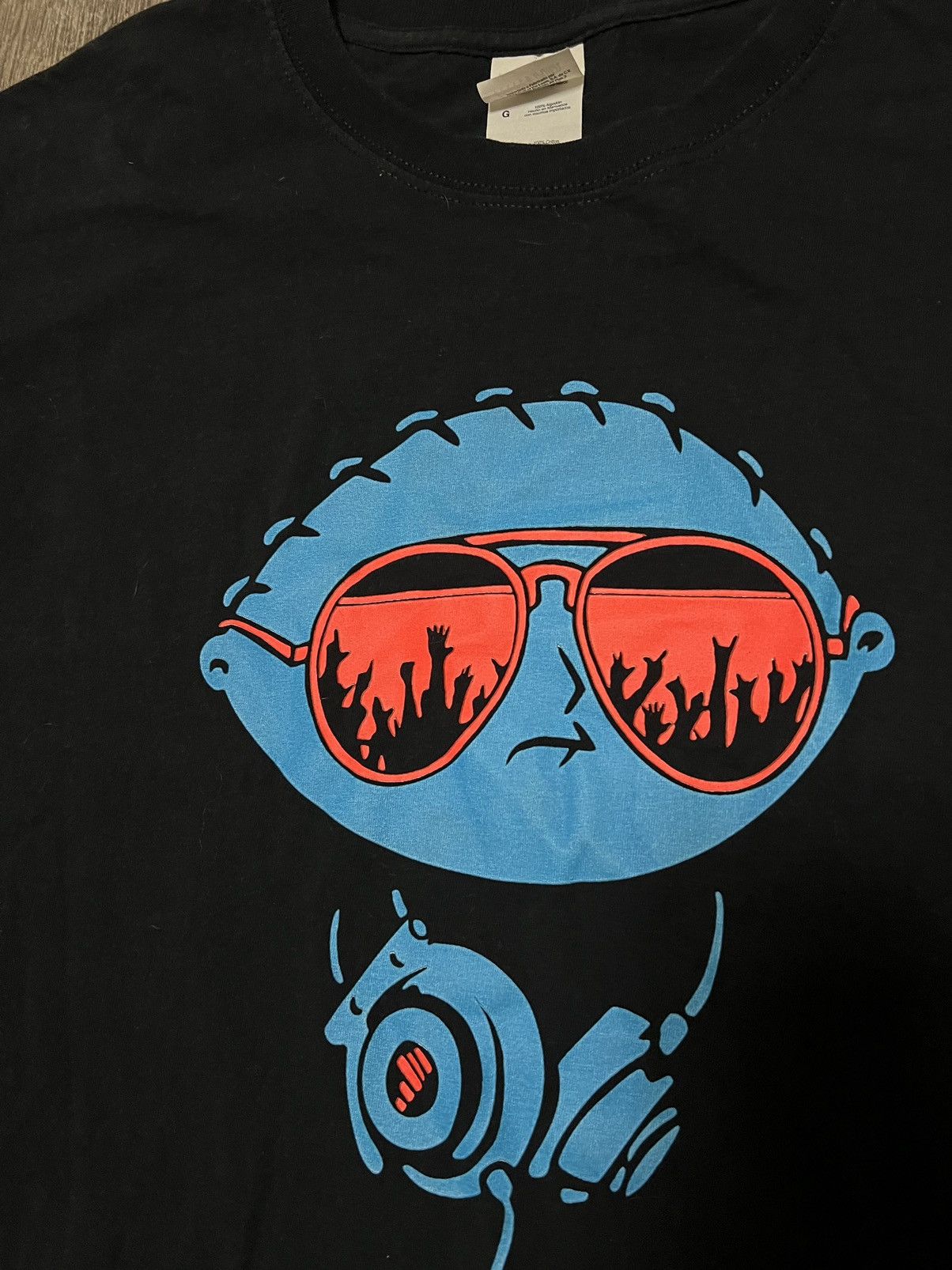 Vintage Vintage Family Guy Stewie DJ Shirt size Large Size US L / EU 52-54 / 3 - 2 Thumbnail