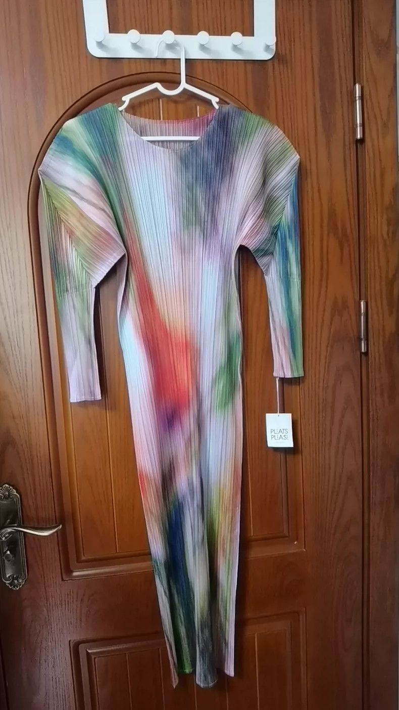 Issey Miyake Issey Miyake size:2 Pink and green pleated long-sleeved dr Size S / US 4 / IT 40 - 2 Thumbnail