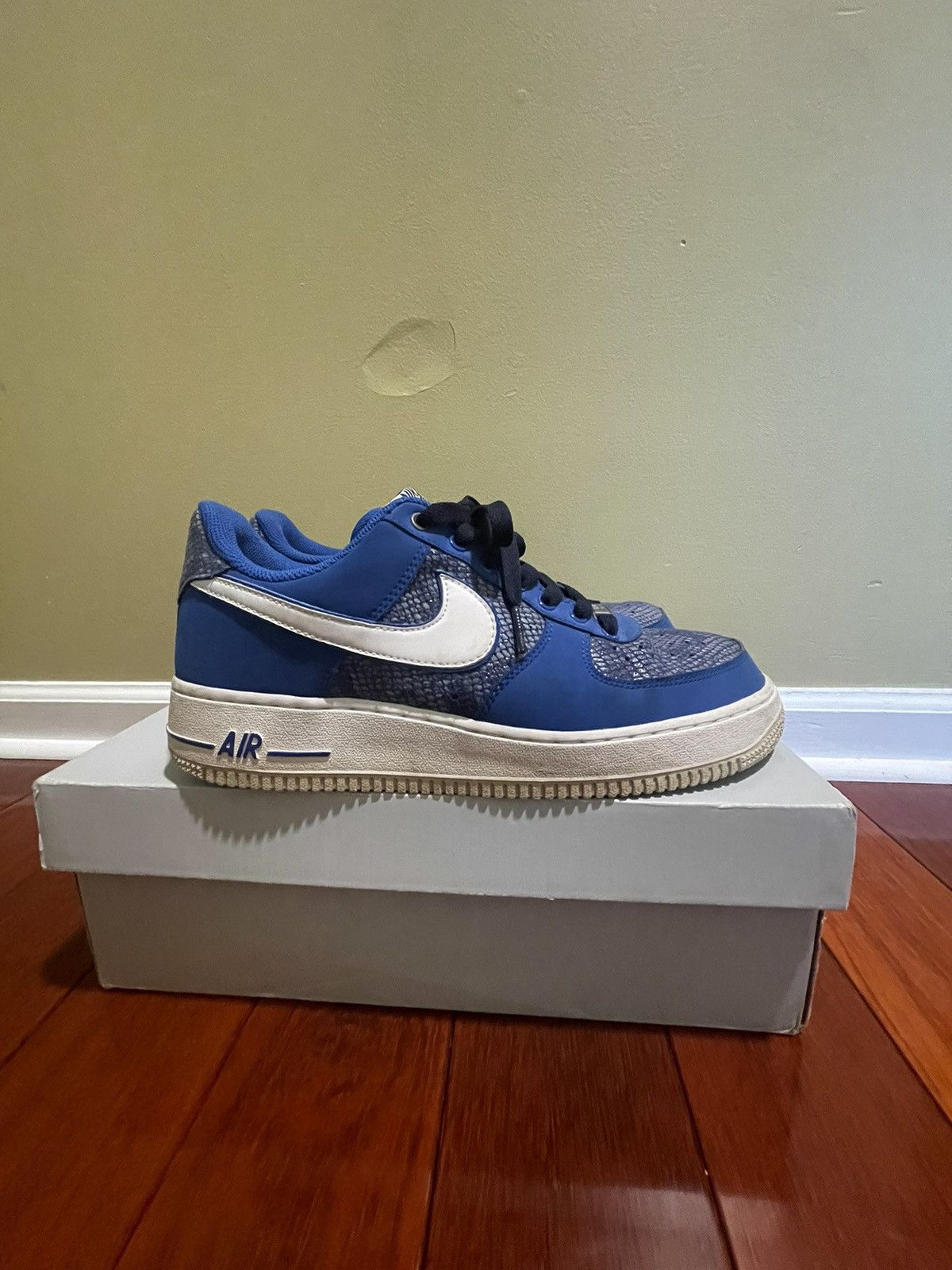 Nike NIKE AIR FORCE 1 2012 SNAKESKIN Size US 9 / EU 42 - 3 Thumbnail