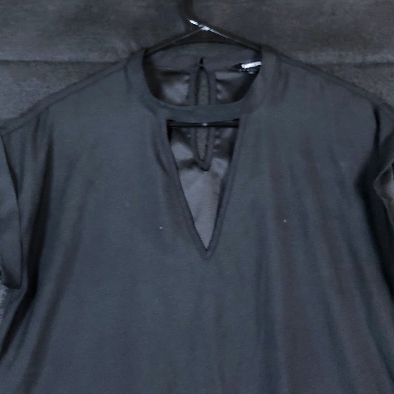 Express Express Blouse Black V-Neck Cap Sleeve XS?Medium? Size M / US 6-8 / IT 42-44 - 2 Thumbnail