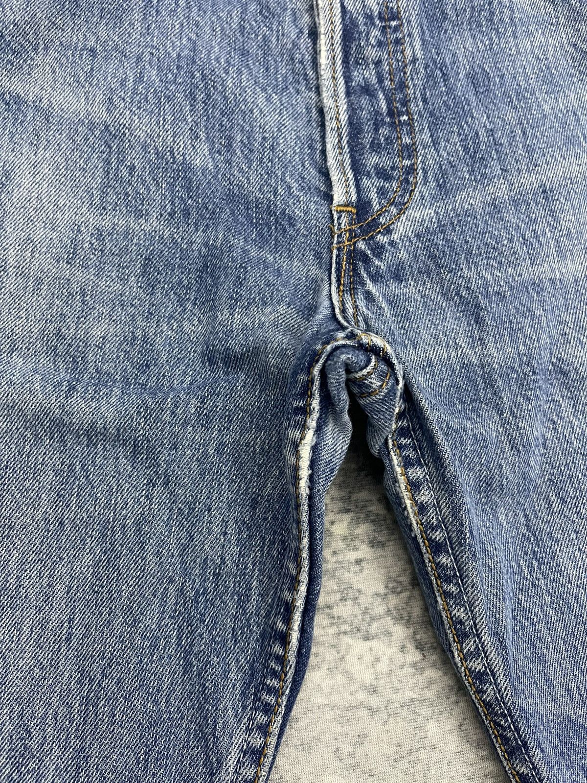 Levi's Thrashed Vintage Levi’s 501 Destructed Light Wash Size US 31 - 2 Thumbnail