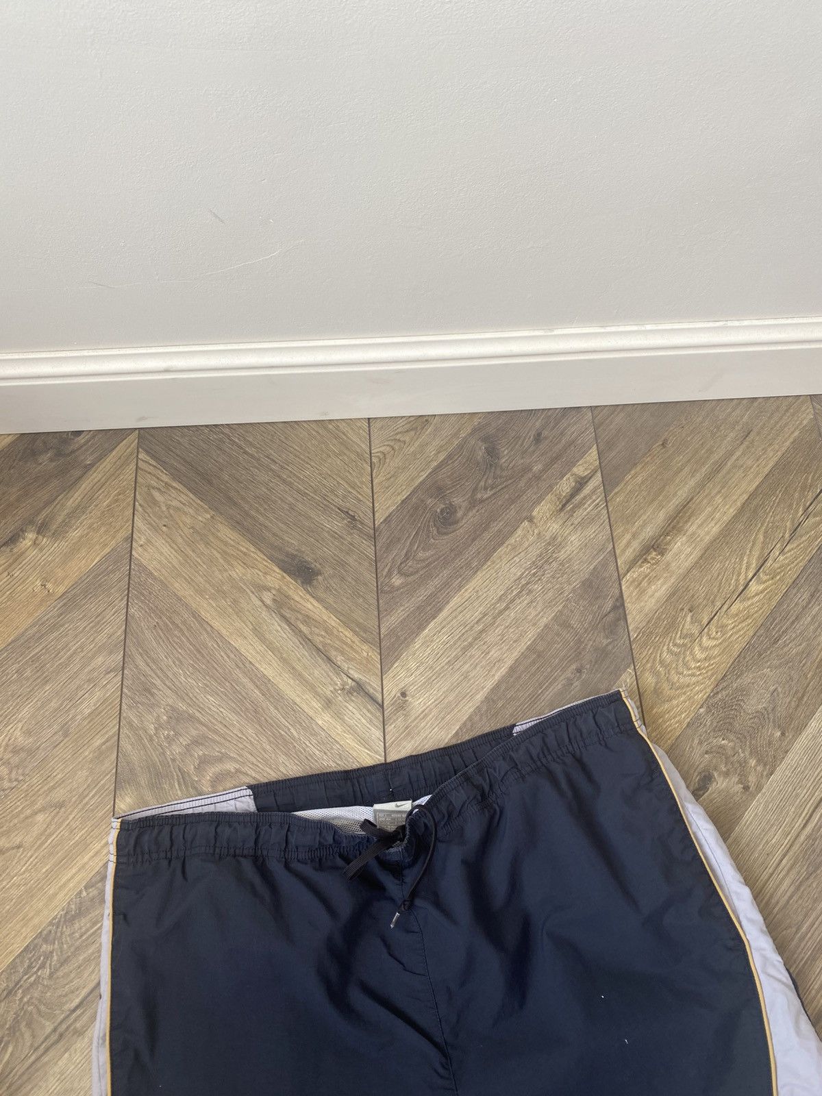Nike × Vintage Nike vintage y2k black grey hype shorts swoosh logo Size US 34 / EU 50 - 7 Thumbnail