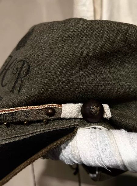 Share Spirit Homme Share Spirit Early Beaded Patchwork Leather Military Cap Size ONE SIZE - 6 Thumbnail