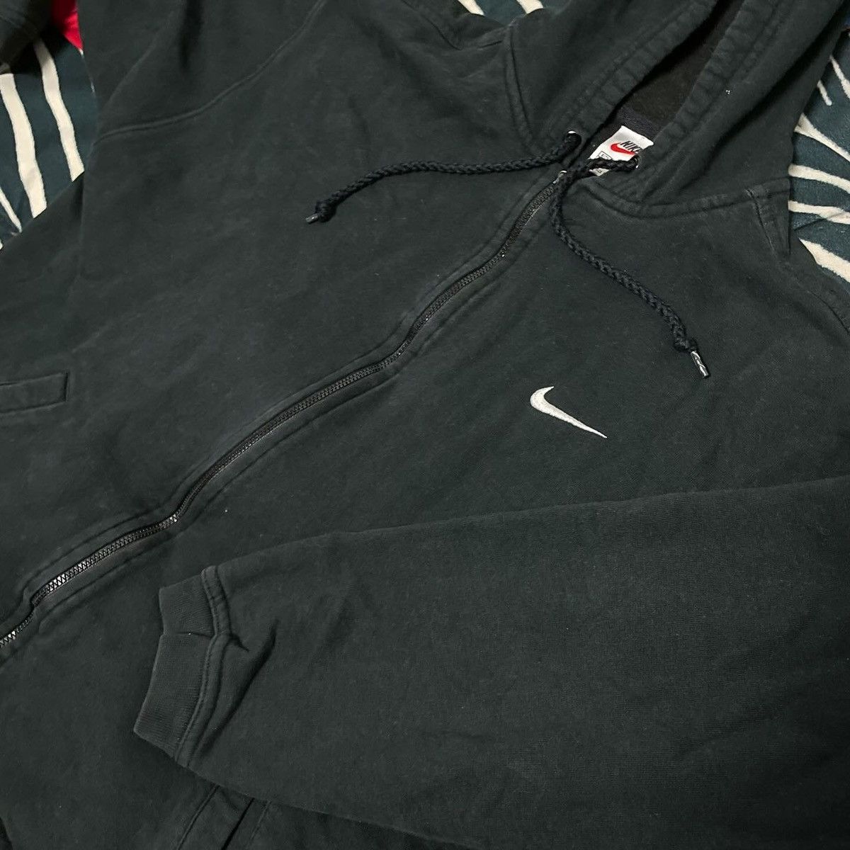 Nike × Vintage Vintage Nike Small Swoosh 90s Zip Hoodie Size L / US 10 / IT 46 - 4 Thumbnail
