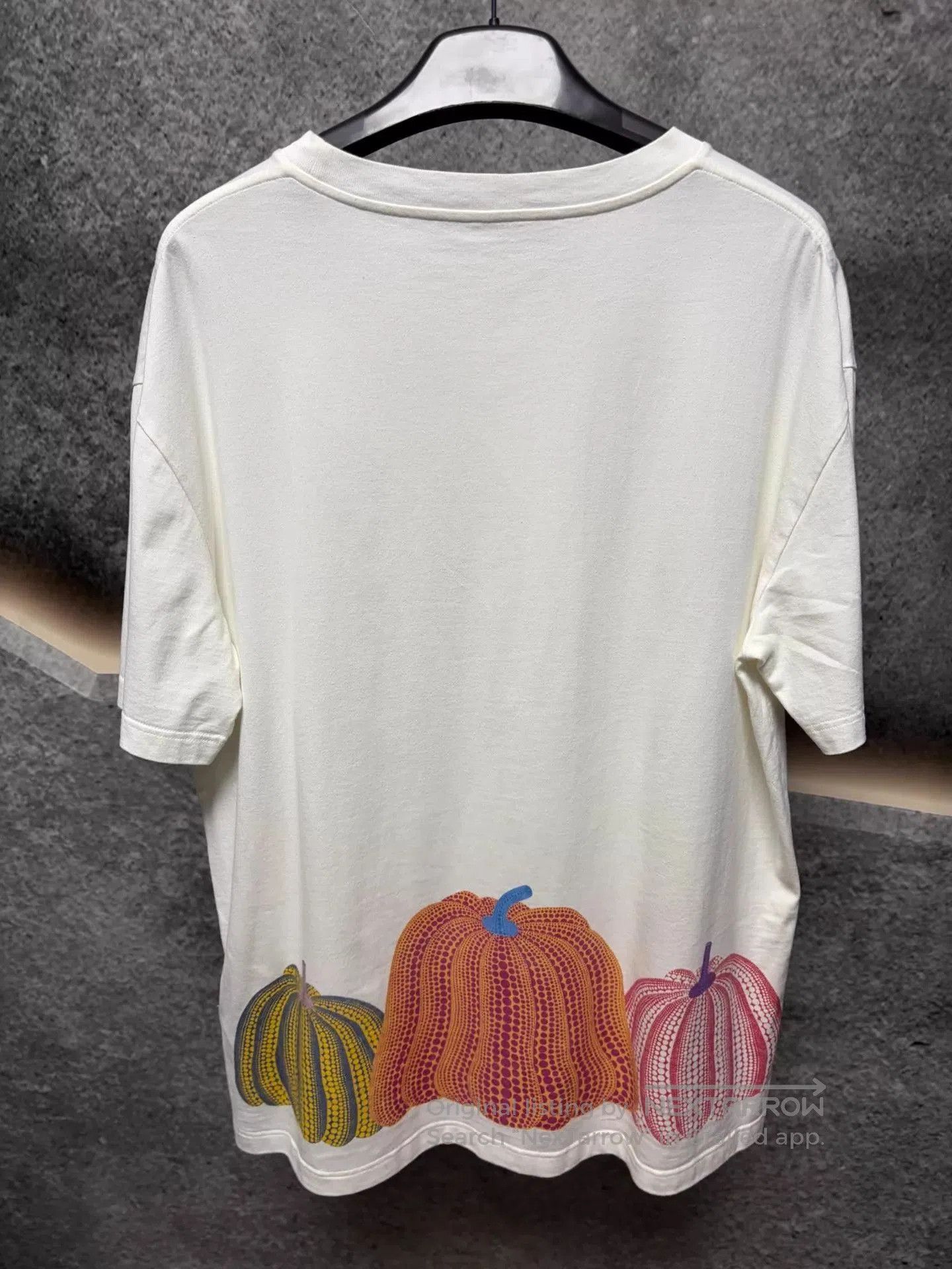 Louis Vuitton White XL Short Sleeve Shirt with Pumpkin Graphics. Size US XL / EU 56 / 4 - 2 Thumbnail