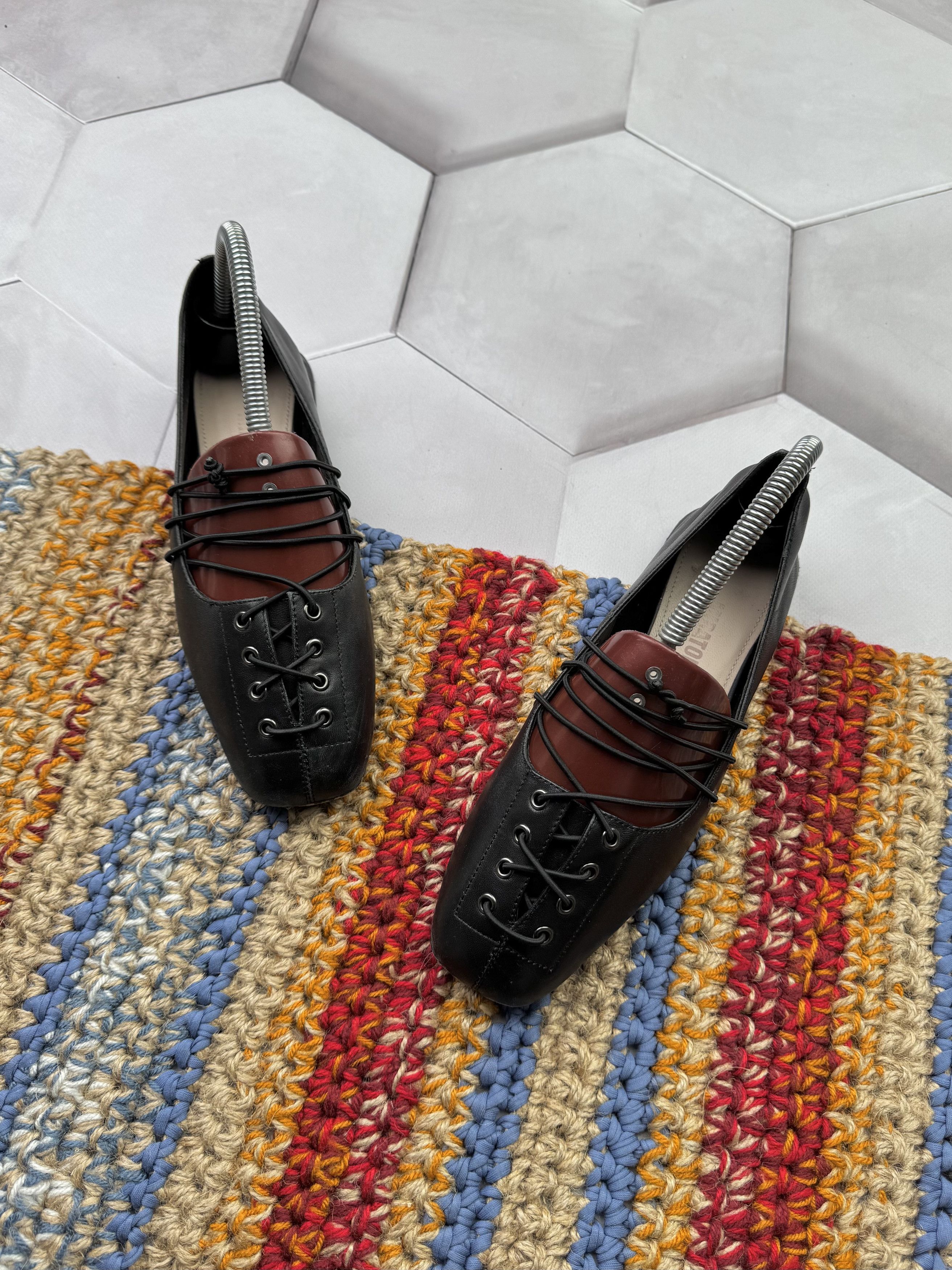Vintage Leather Ballet A576 Shoes in Black, Women's