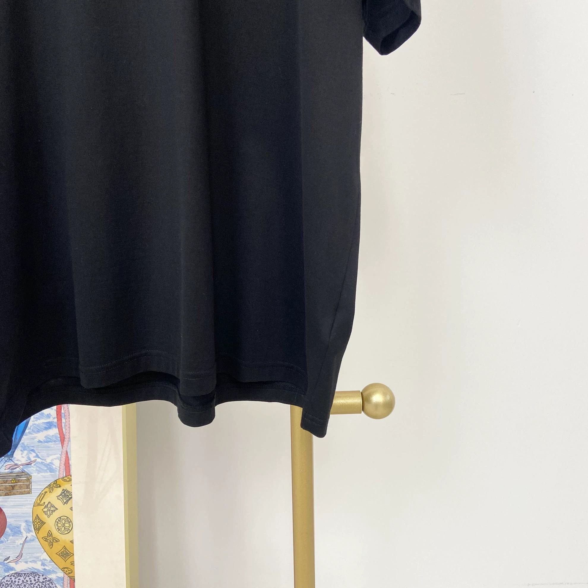 Burberry Burberry Black Printed Tee L 7513 Size US L / EU 52-54 / 3 - 3 Thumbnail