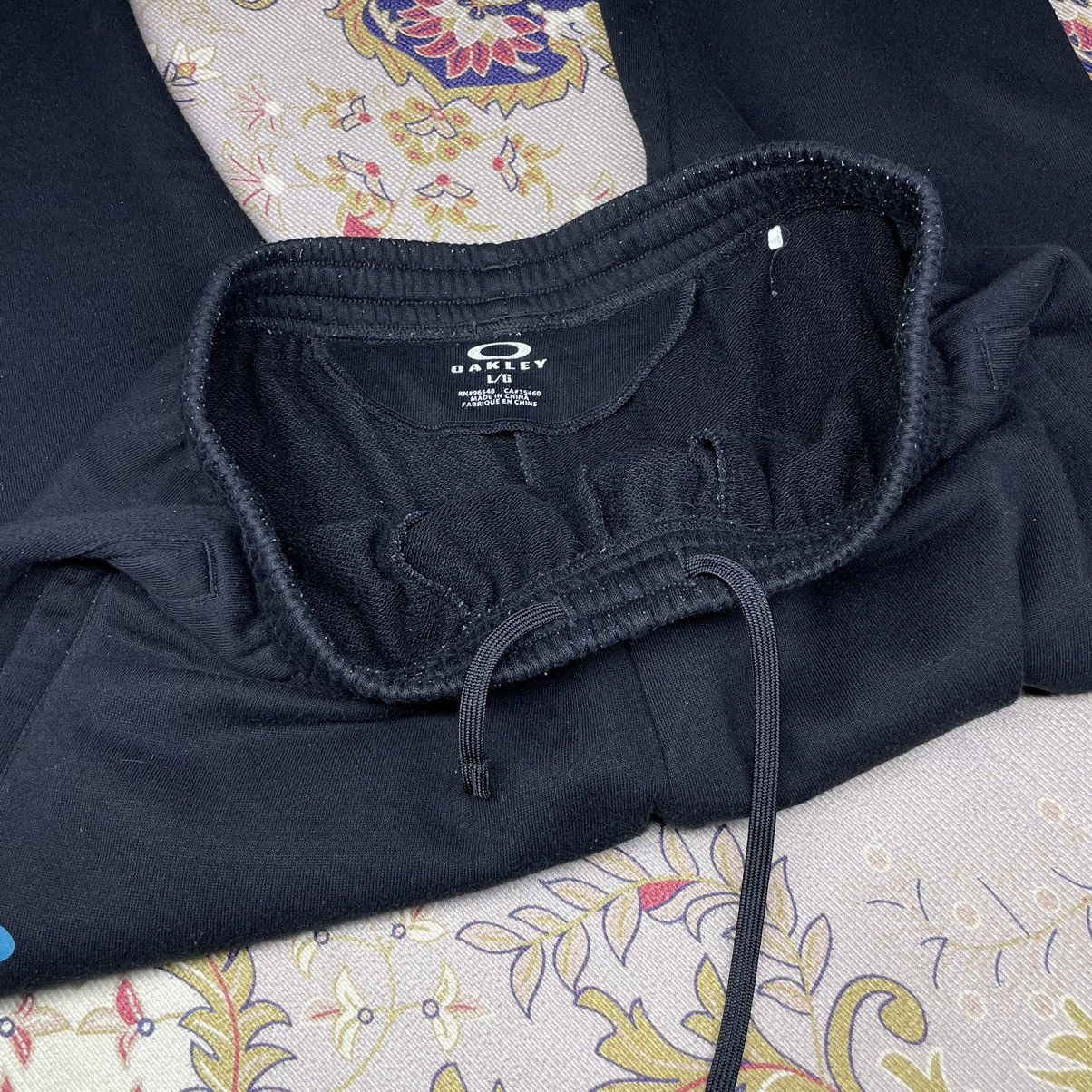 Oakley Vintage Oakley sweatpants Side Spellout Size US 30 / EU 46 - 11 Thumbnail