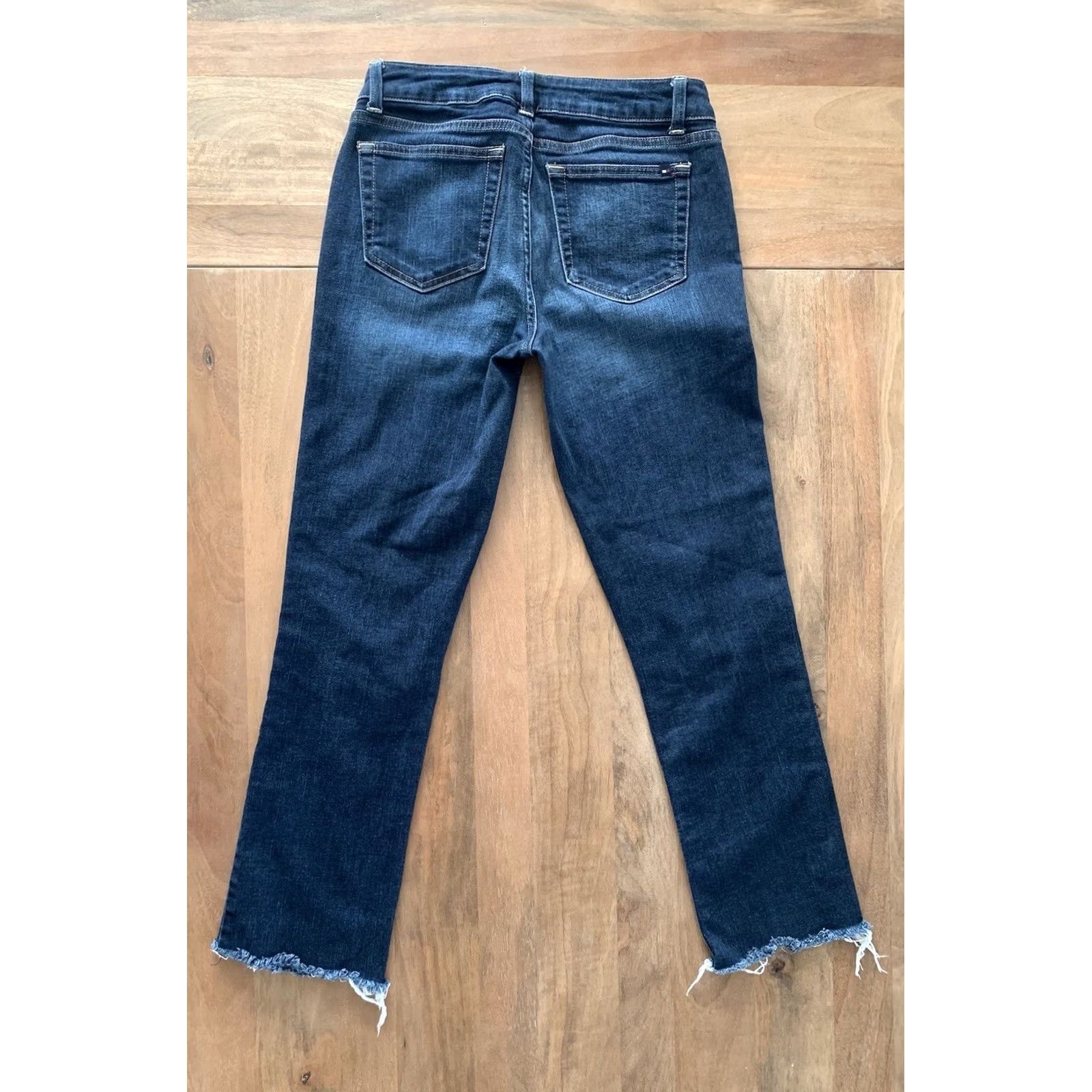 Tommy Hilfiger VINTAGE Tommy Hilfiger Jeans Womens 2 (26x26) Low Rise Tapered Dark Wash Raw Hem Y2K VTG Size 26" / US 2 / IT 38 - 2 Thumbnail
