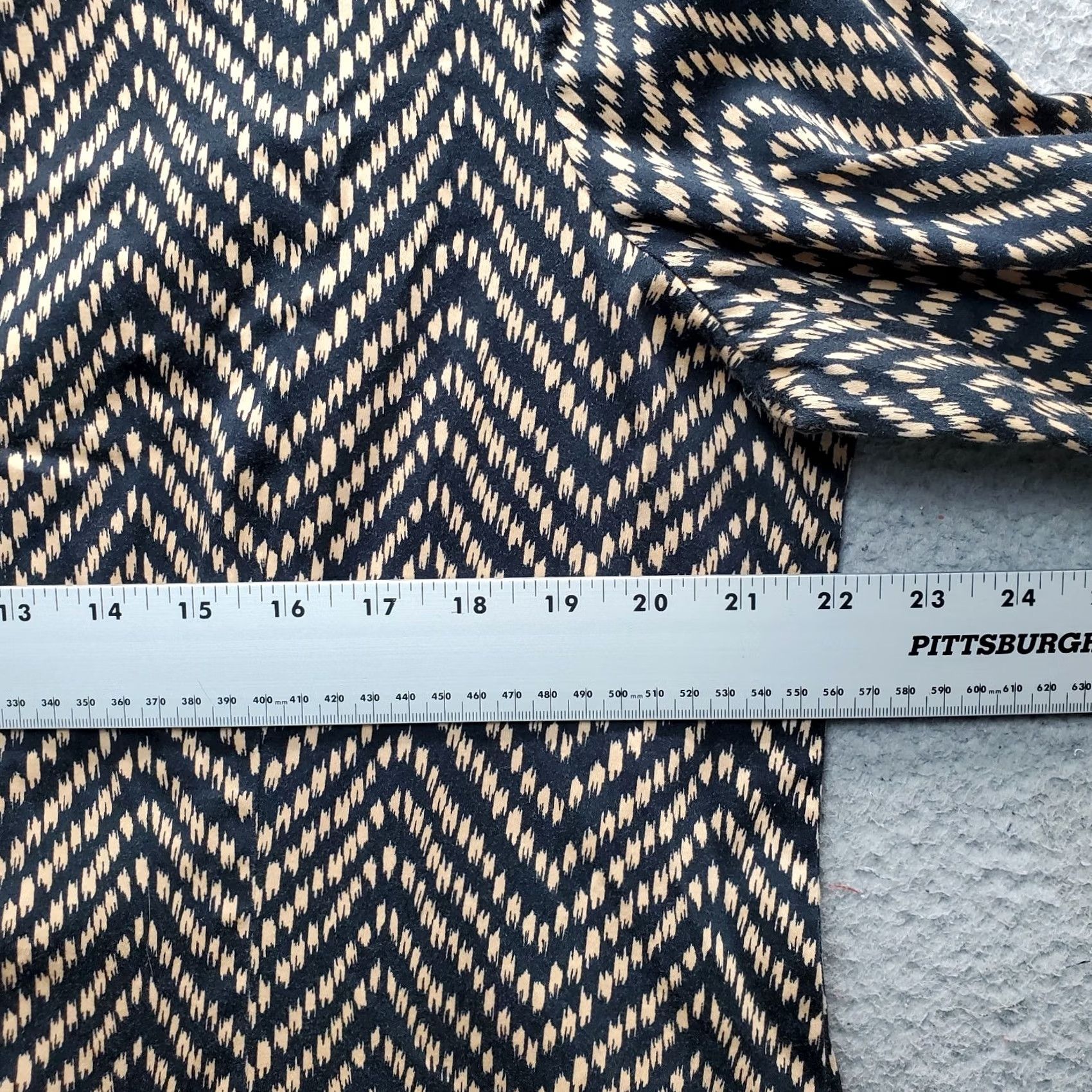 Vintage Chico's Womens XL Multi Chevron Print Tunic Shirt Long Sleeve Collared Button Up Size XL / US 12-14 / IT 48-50 - 4 Thumbnail