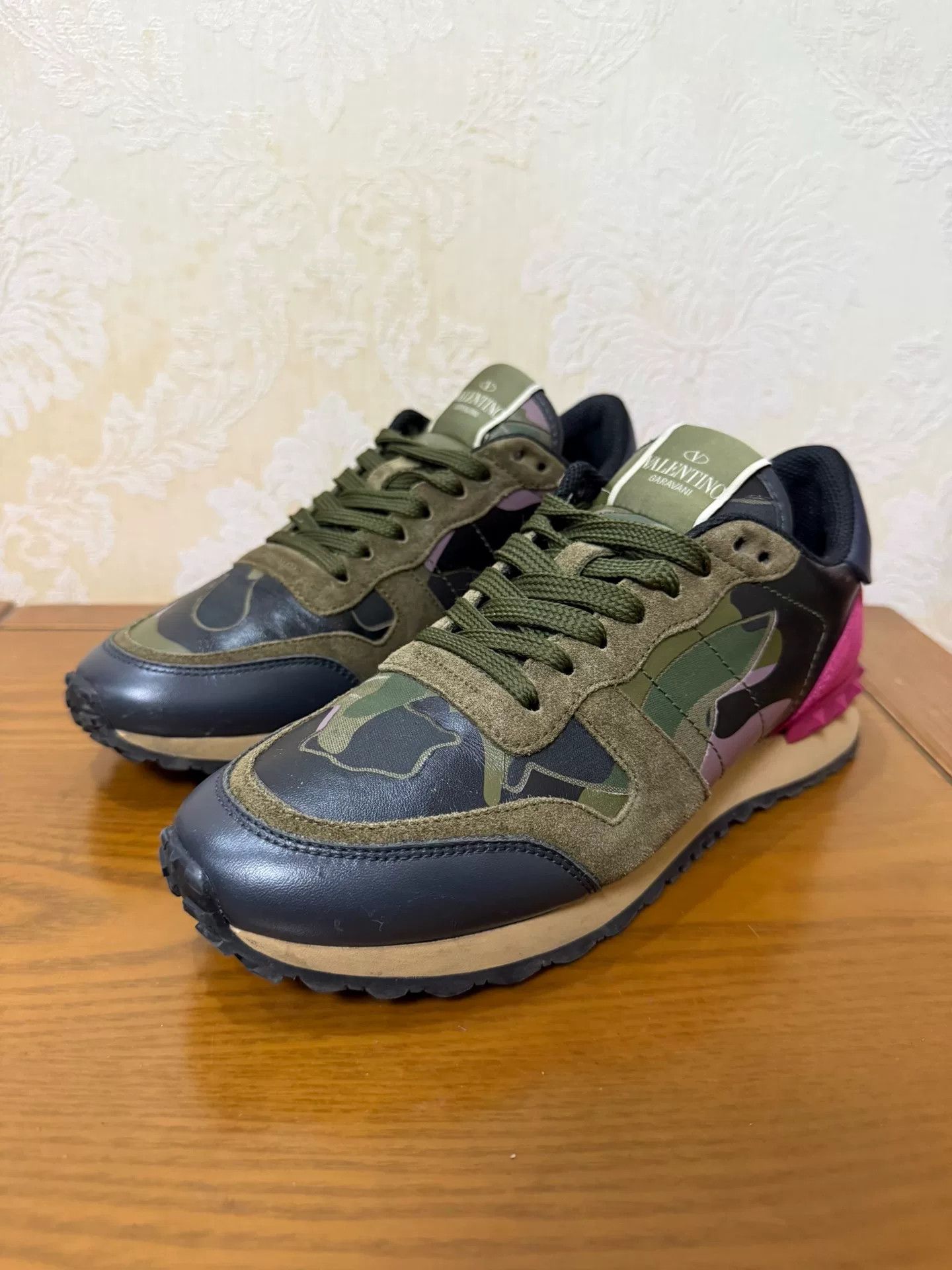 Valentino Valentino Running Camo Orange Lowtop Sneakers us_8 Women Size US 8 / IT 38 - 1 Thumbnail