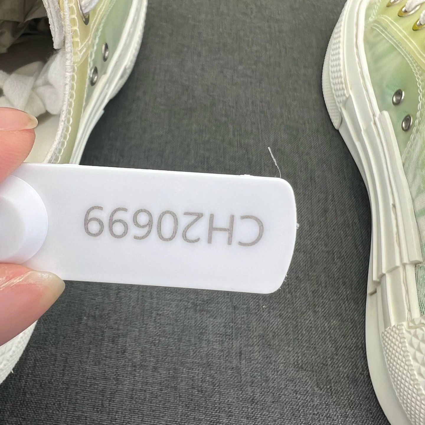 Dior Dior B23 gradient green like new size 37 with box Size US 6 / IT 36 - 9 Thumbnail