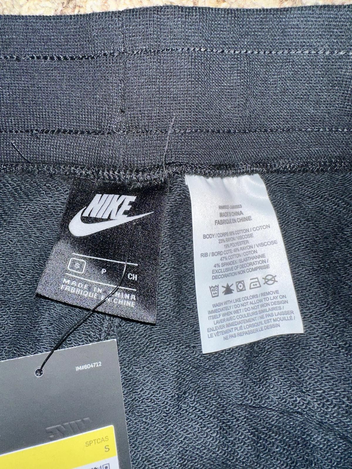 Nike Nike Sportswear Hiker Alumni Bearded Guy Black Shorts Size US 30 / EU 46 - 5 Thumbnail