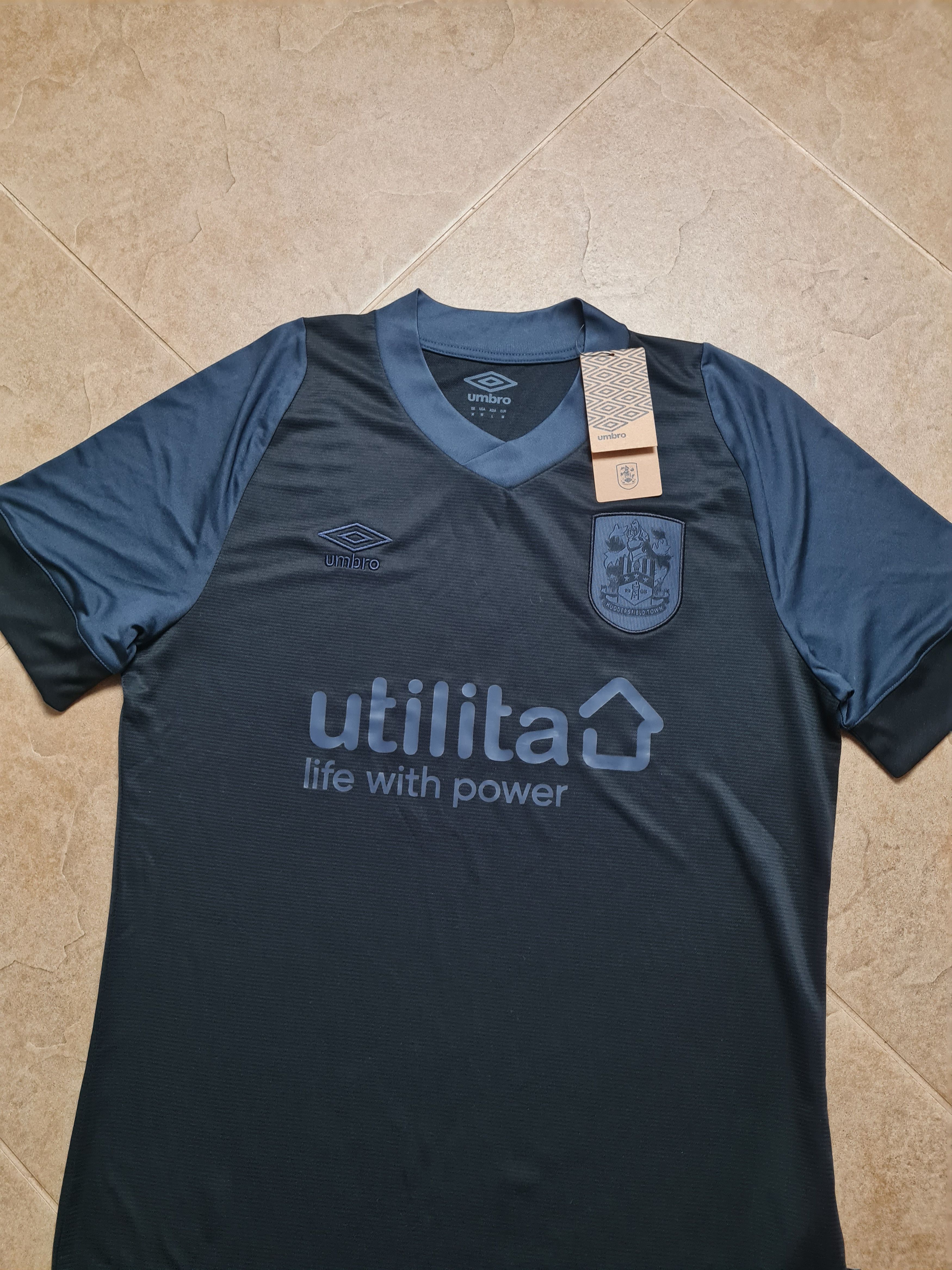 Umbro Umbro Huddersfield Town 2022/23 Soccer shirt Black Size M Size US M / EU 48-50 / 2 - 2 Thumbnail