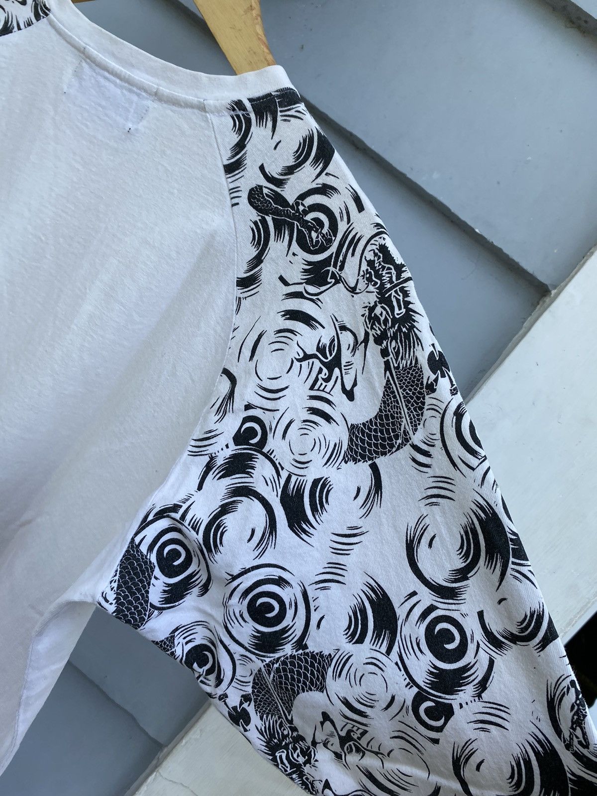 If Six Was Nine SanDan Nami no Yusha Raglan Tees Size US XL / EU 56 / 4 - 11 Thumbnail