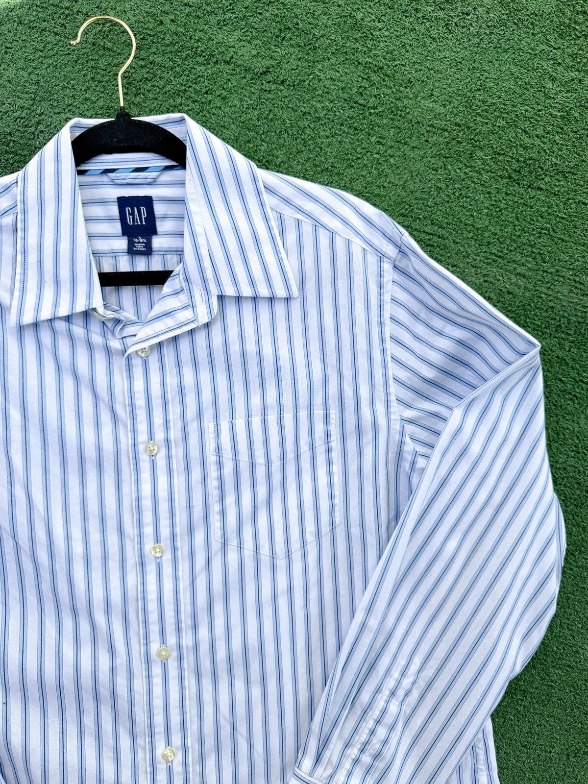 Gap Vintage GAP Dress Shirt White Blue Striped Size L 16-16.5 Size US L / EU 52-54 / 3 - 2 Thumbnail