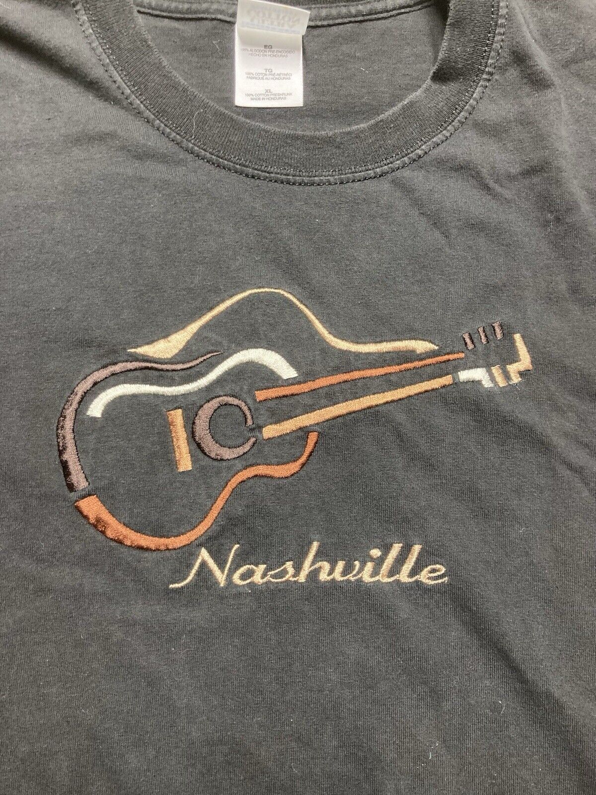 Gildan × Vintage VTG t shirt Nashville Tennessee guitar music embroidered XL Size US XL / EU 56 / 4 - 2 Thumbnail