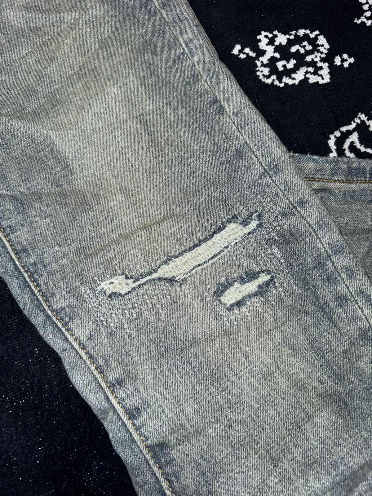 Purple Brand PURPLE BRAND DISTRESSED FADE AGED JEANS Size US 32 / EU 48 - 5 Thumbnail
