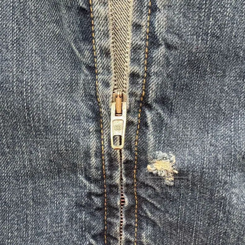 Balenciaga Balenciaga Zipper Destroyed Denim Jacket Size US S / EU 44-46 / 1 - 5 Thumbnail