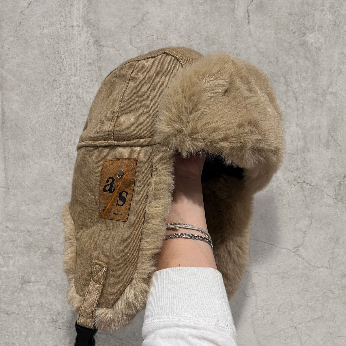 Japanese Brand Russian Ushanka fluffy winter hat in beige. One size Size ONE SIZE - 3 Thumbnail