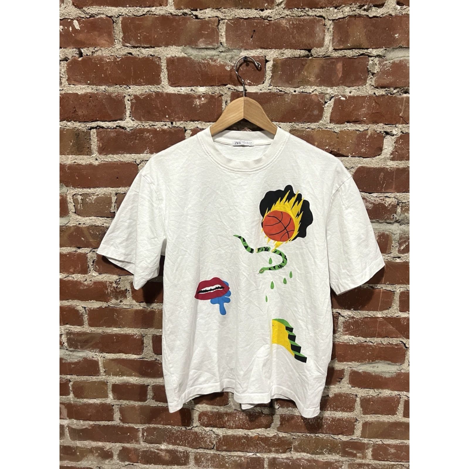 Zara Zara Mens White Short Sleeve Basketball Graphic T-shirt Size Medium Size US M / EU 48-50 / 2 - 2 Thumbnail