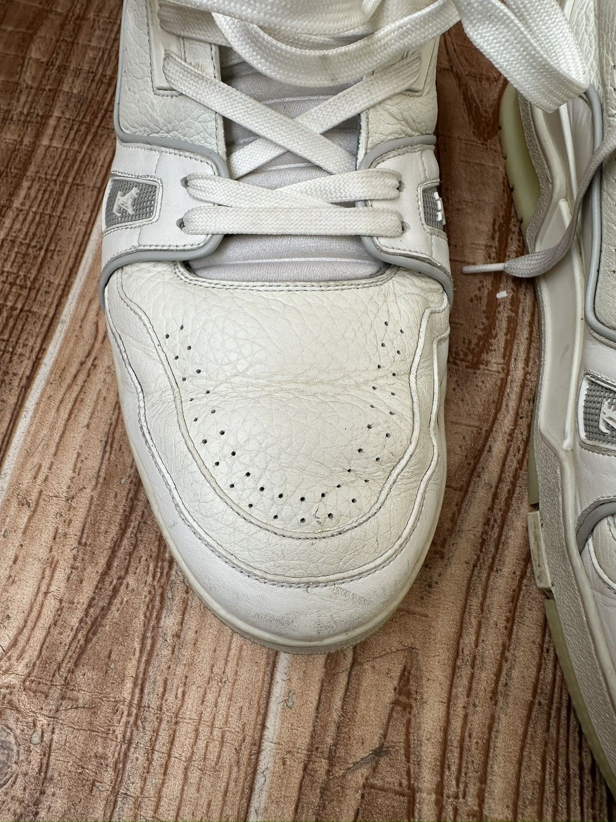 Louis Vuitton Louis Vuitton Trainer Virgil Abloh Grey/White sneaker Size US 12 / EU 45 - 18 Thumbnail