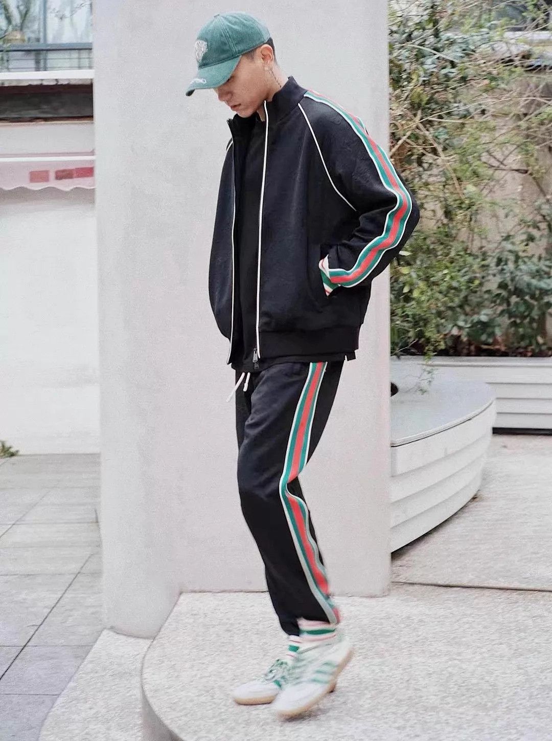 Gucci GUCCI 1976 GG Web Navy Slouchy L Jacket Size US L / EU 52-54 / 3 - 9 Thumbnail