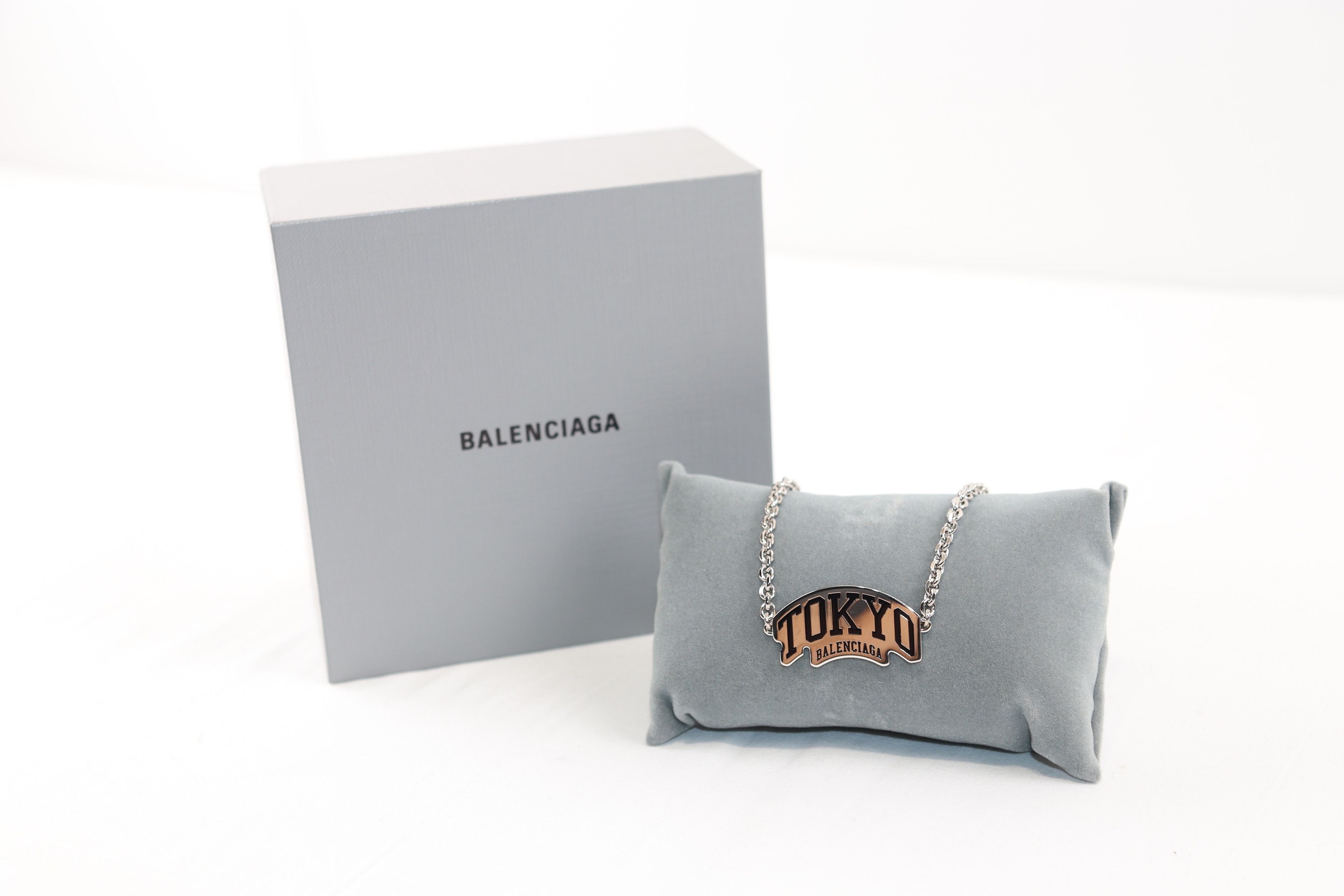 image of Balenciaga O1Rshd1 Size: Os / Dup / Cities Tokyo Necklace In Silver, Men's