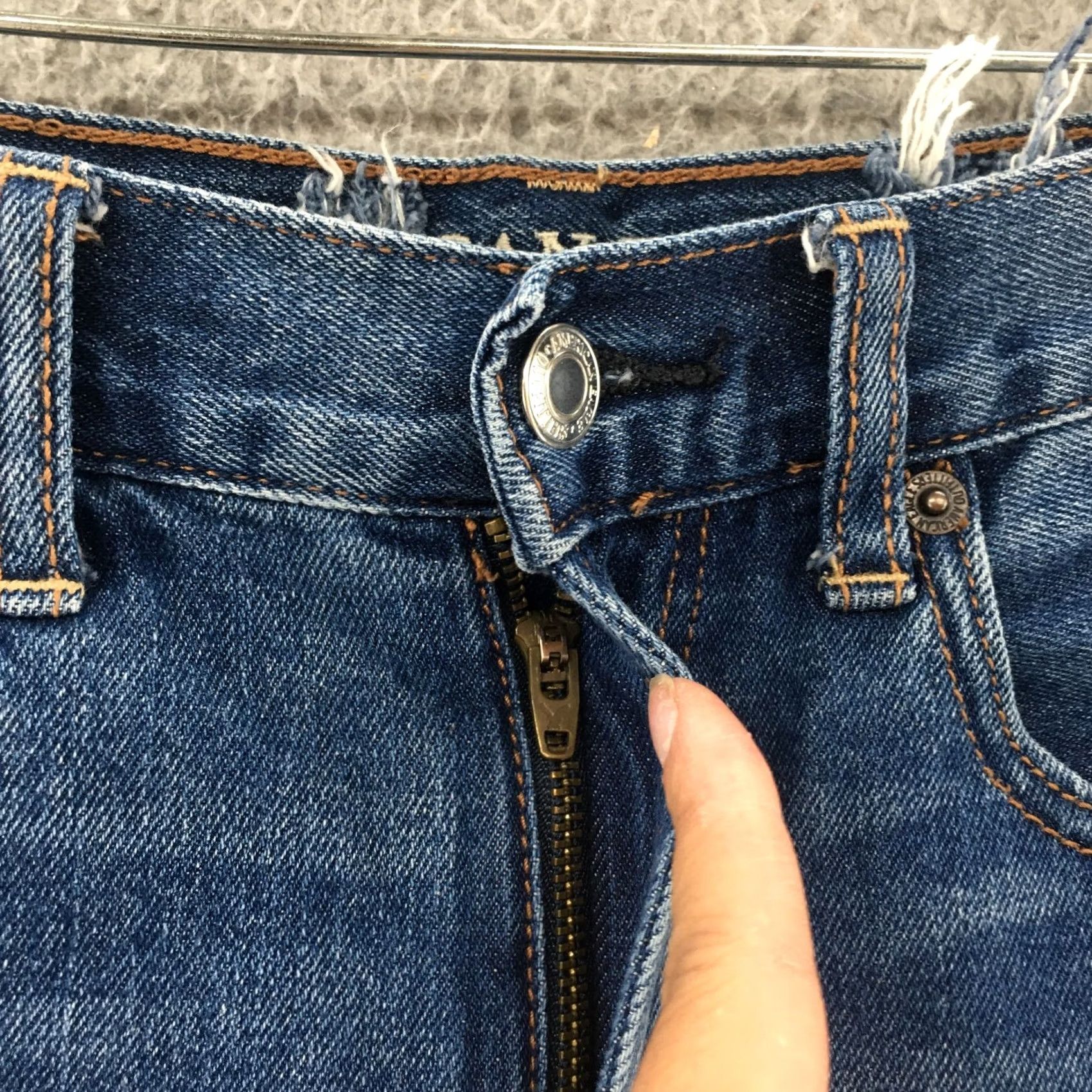 American Eagle Outfitters American Eagle Outfitters Mom Jeans Jeans Womens 2 Blue Denim High Rise Zip 5-Pocket Mens? Size 26" / US 2 / IT 38 - 4 Thumbnail