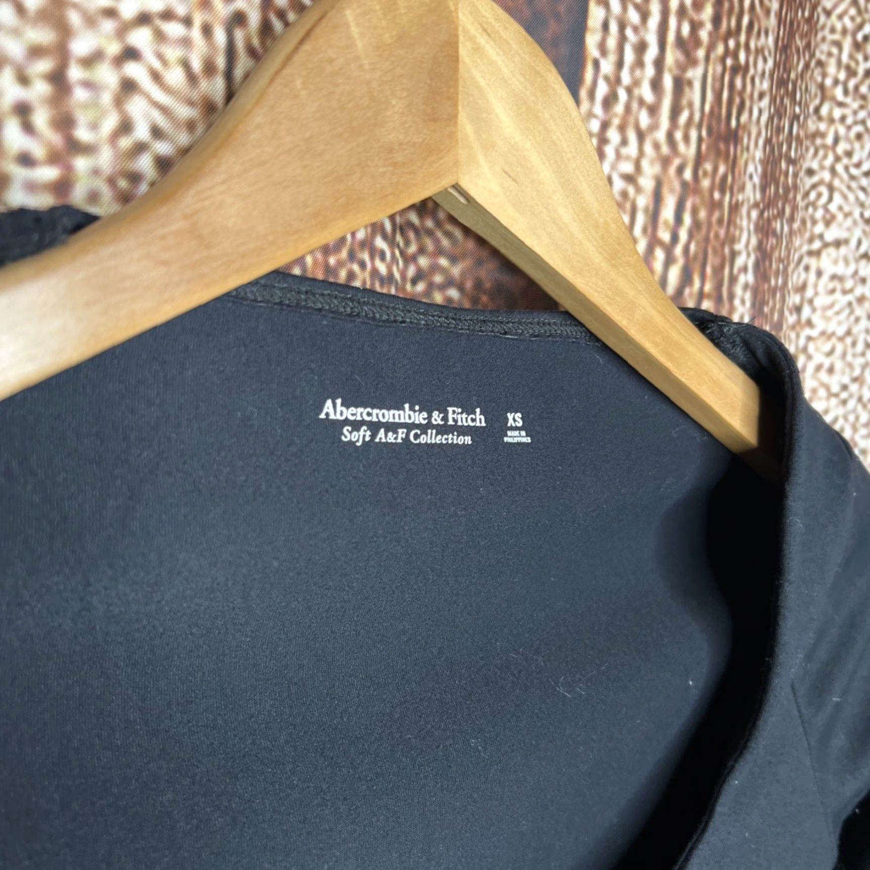 Abercrombie & Fitch Abercrombie & Fitch Soft A&F Collection Black Long Sleeve Bodysuit XS Size XS / US 0-2 / IT 36-38 - 2 Thumbnail