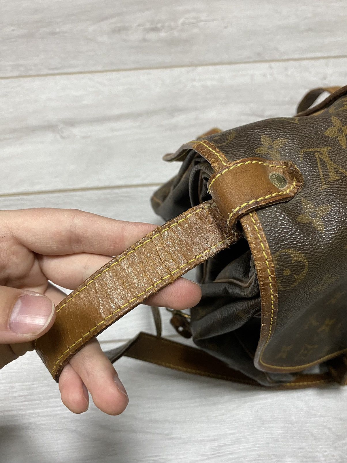 Louis Vuitton Louis Vuitton saumur crossbody bag LV monogram Size ONE SIZE - 24 Thumbnail