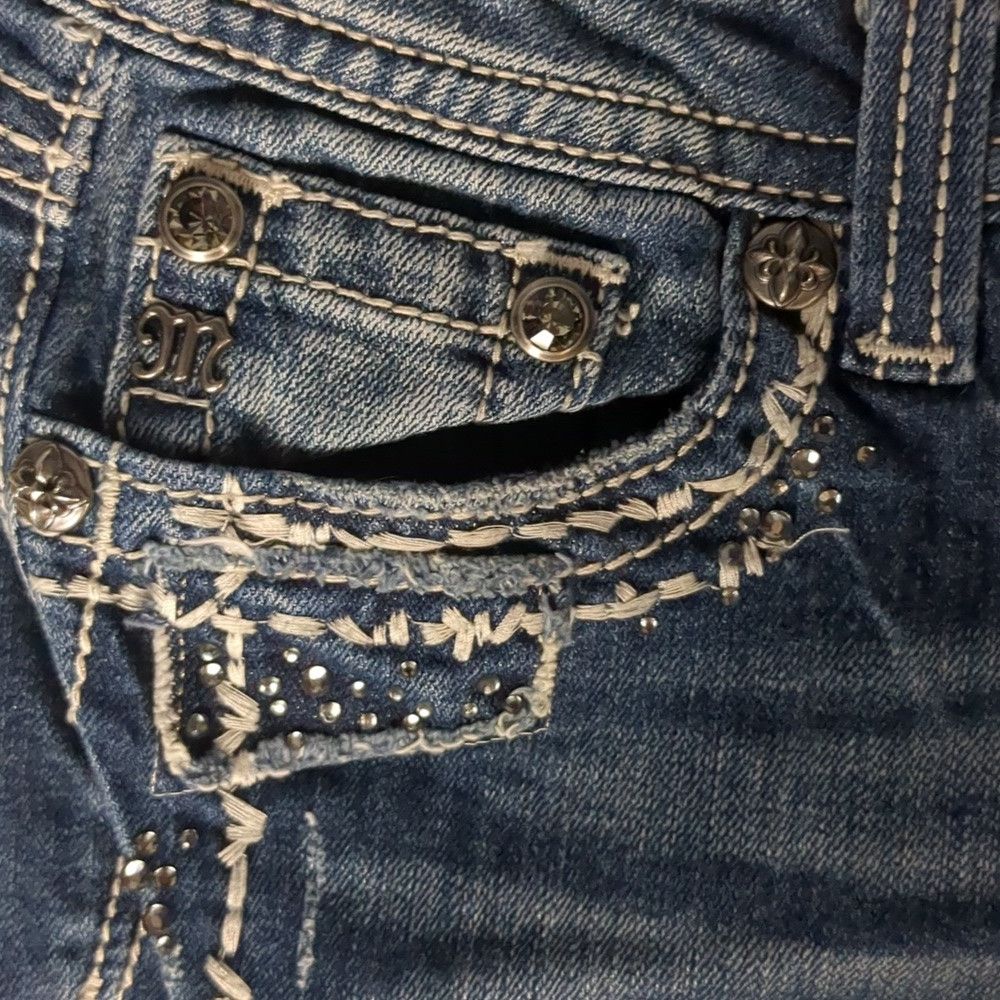Miss Me Miss me distressed easy crop jeans size 27 Size 27" / US 4 / IT 40 - 2 Thumbnail