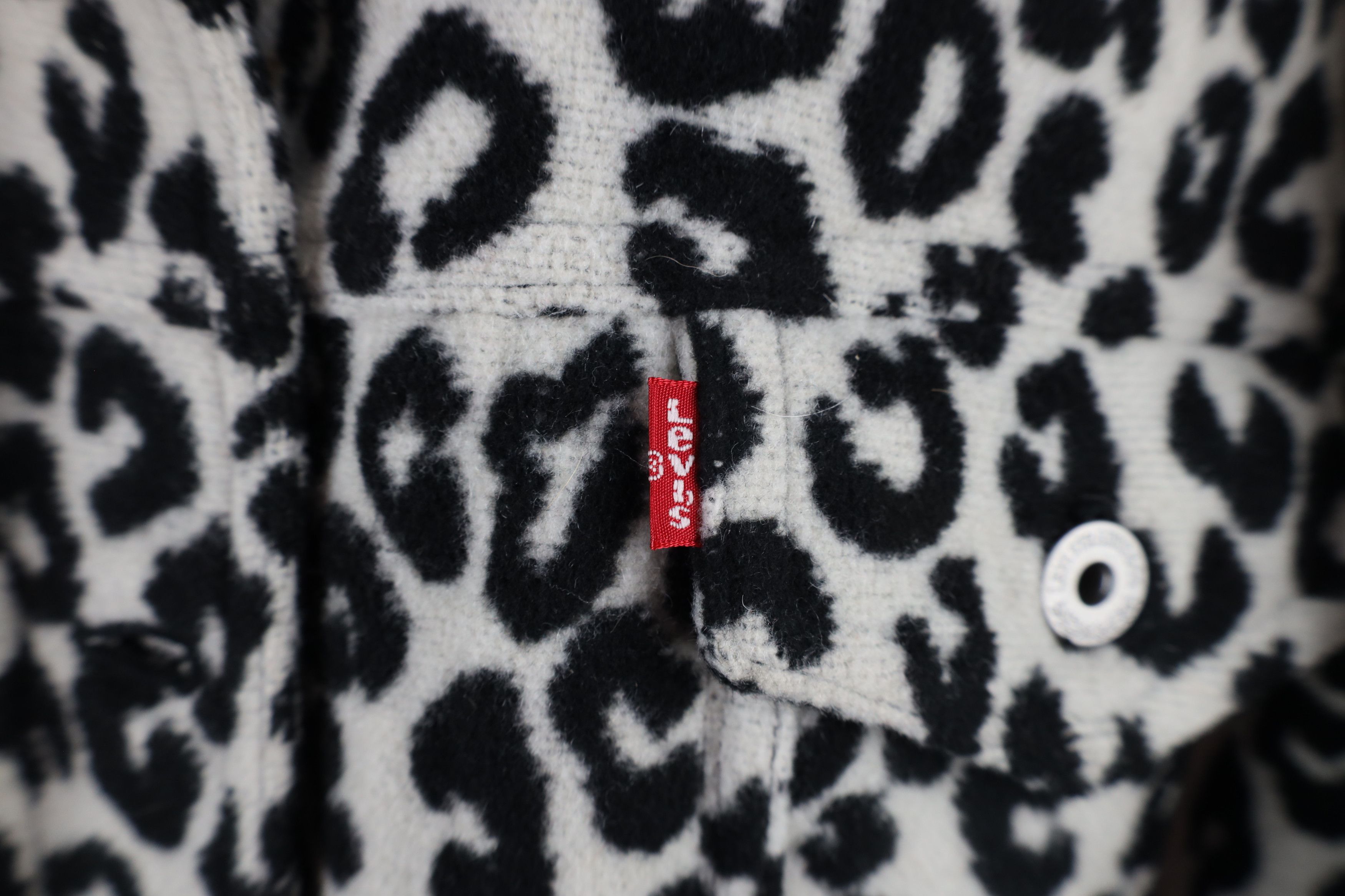Levi's × Vintage Vintage Y2K Levis Cheetah Print Fleece Trucker Jacket Size L / US 10 / IT 46 - 4 Thumbnail