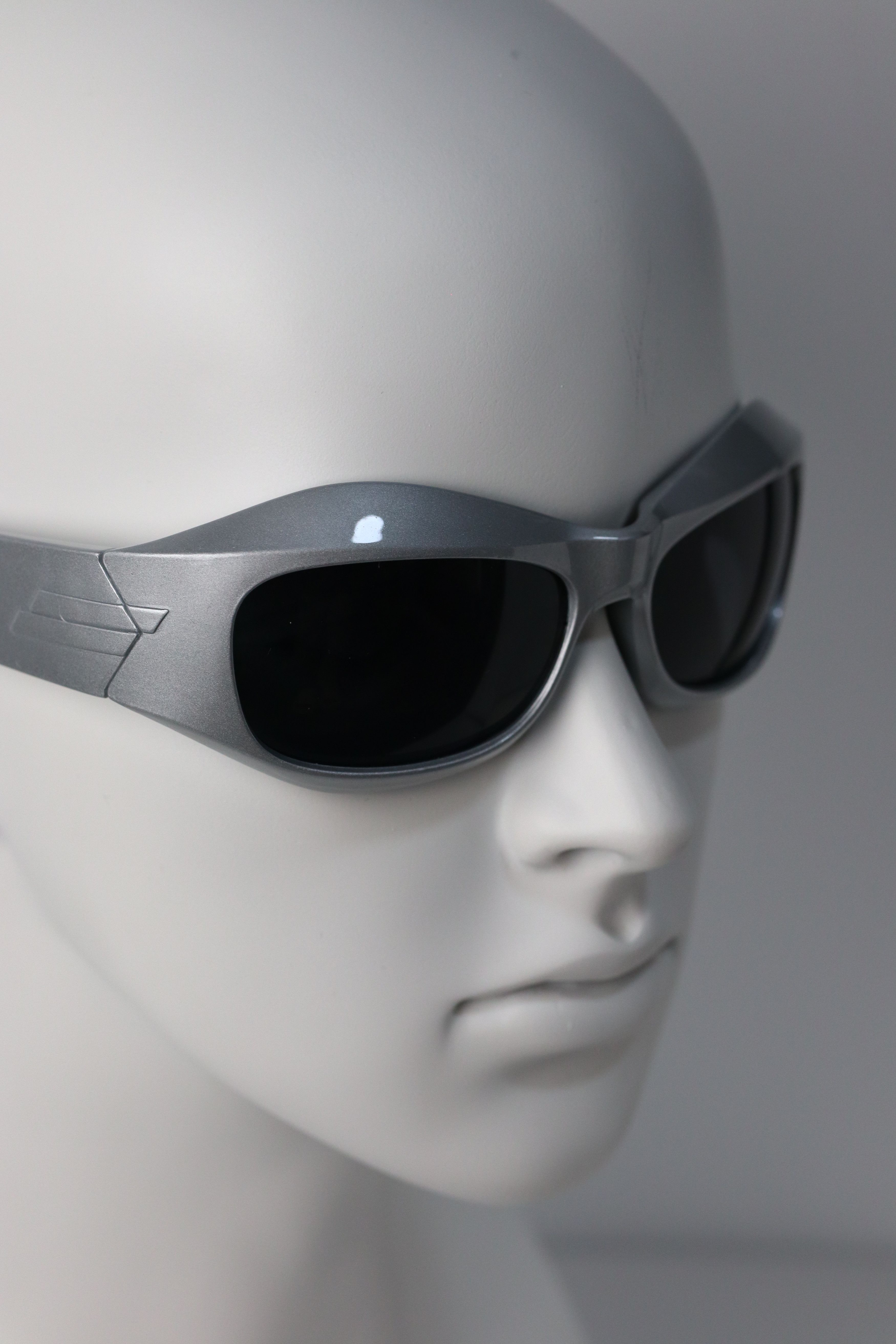 Japanese Brand Y2k Avant Garde Futuristic Silver Black Sunglasses Unisex OS Size ONE SIZE - 4 Thumbnail