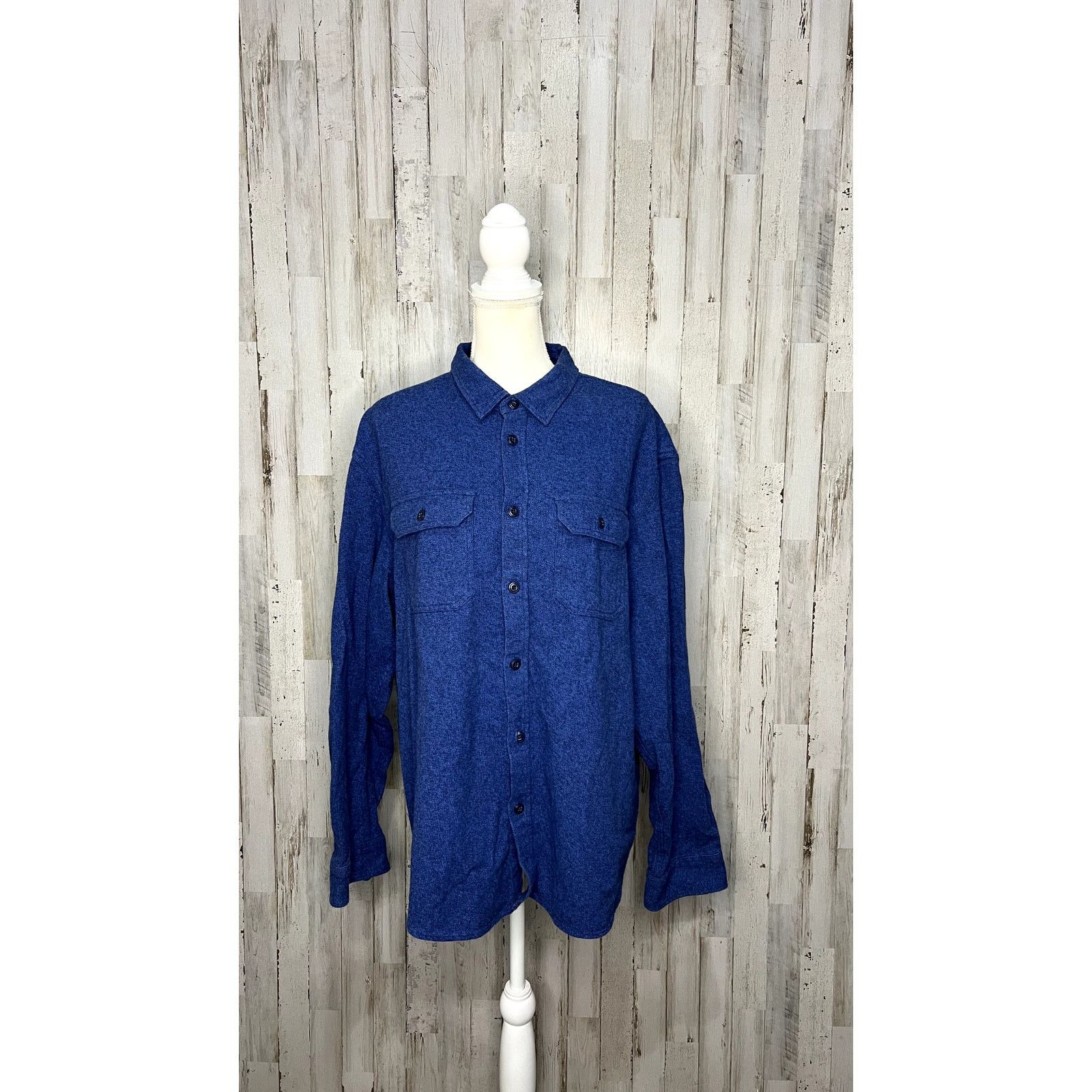 Old Navy Old Navy Men's 2XL Blue Flannel Long Sleeve Button-Up Shirt Size US XXL / EU 58 / 5 - 1 Thumbnail