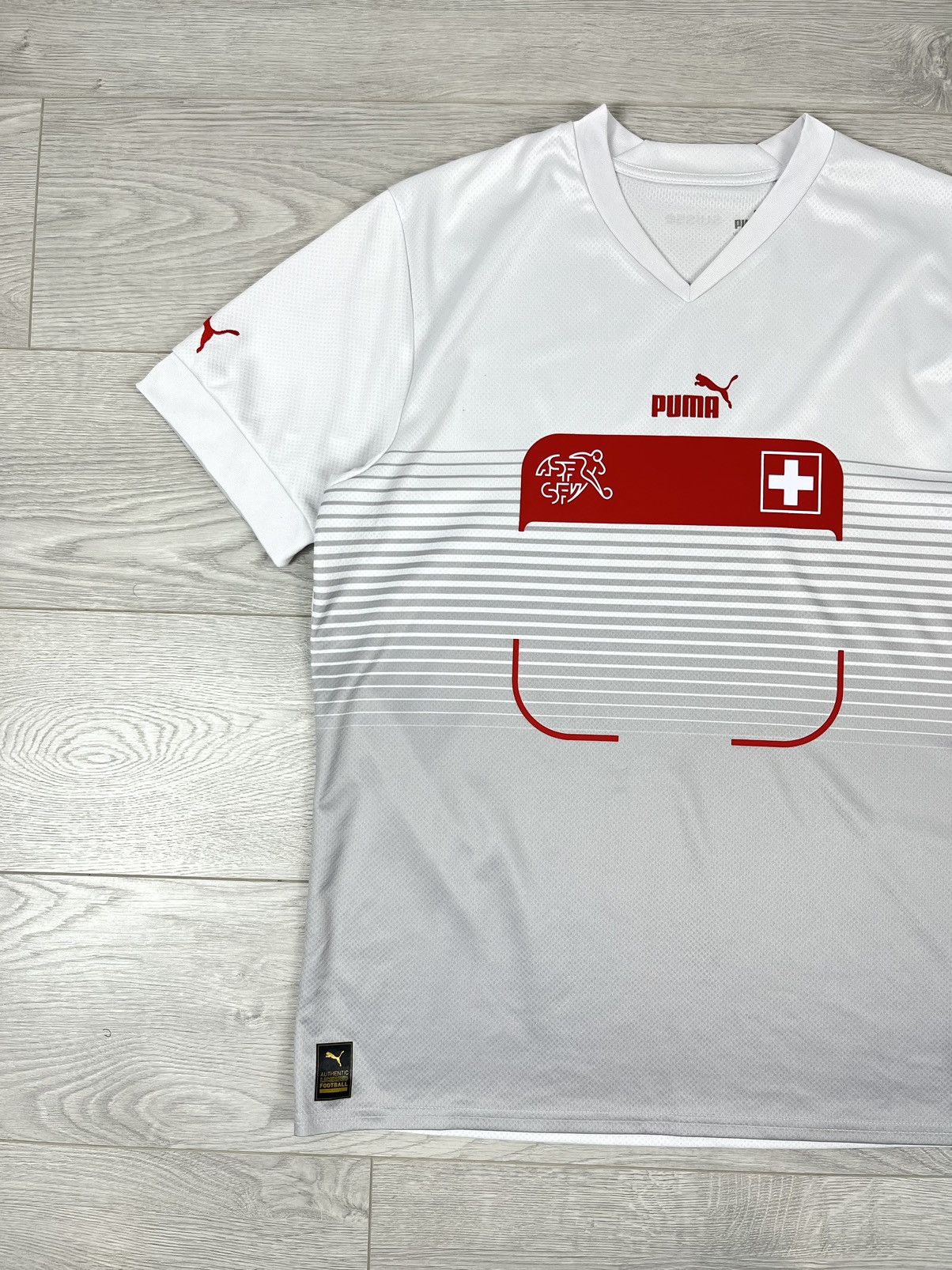 Puma Puma Switzerland 2022 Soccer Team Away Jersey Shirt Size US L / EU 52-54 / 3 - 3 Thumbnail
