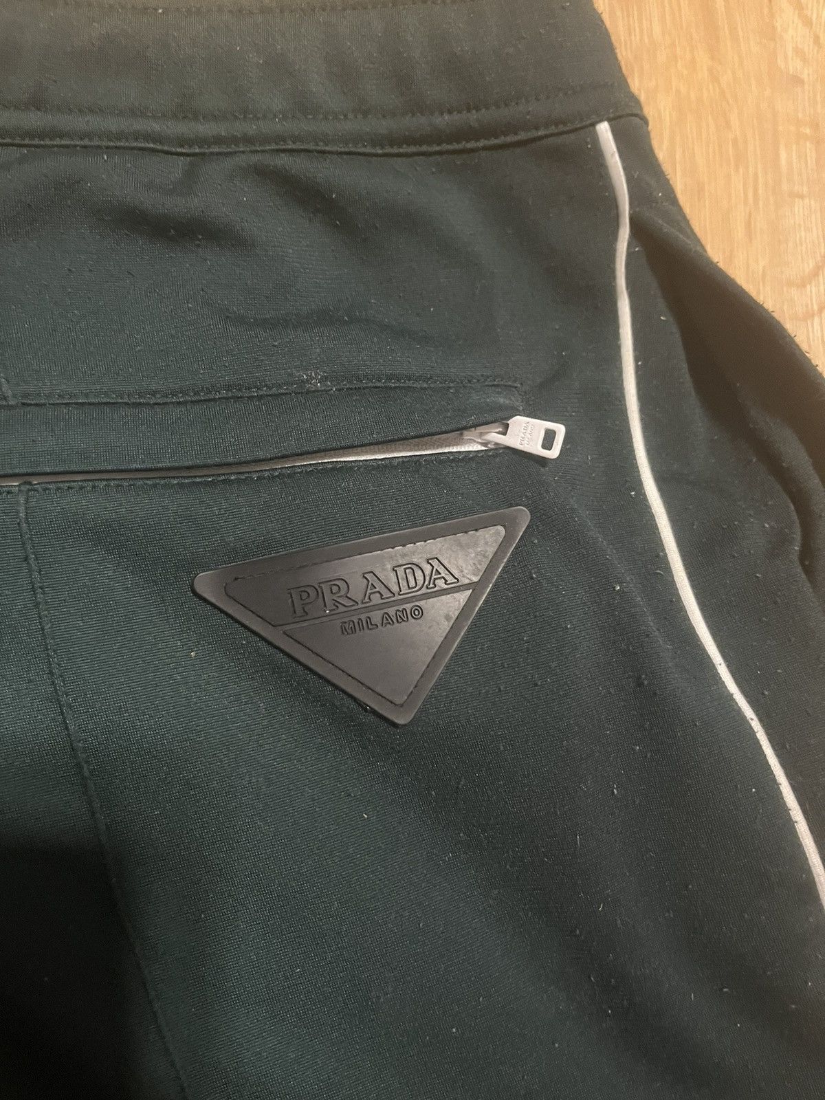 Prada Prada 2018 triangle sweat pants jogging pants Size US 30 / EU 46 - 3 Thumbnail