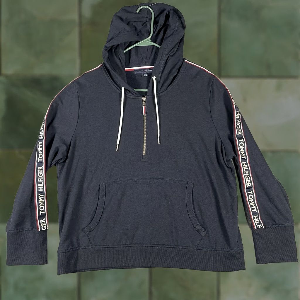Tommy Hilfiger Tommy Hilfiger 1/2 Zip Hoodie Sweatshirt XXL Navy Blue Mens Long Sleeve ZIP Pullover Logo Size US XXL / EU 58 / 5 - 1 Thumbnail
