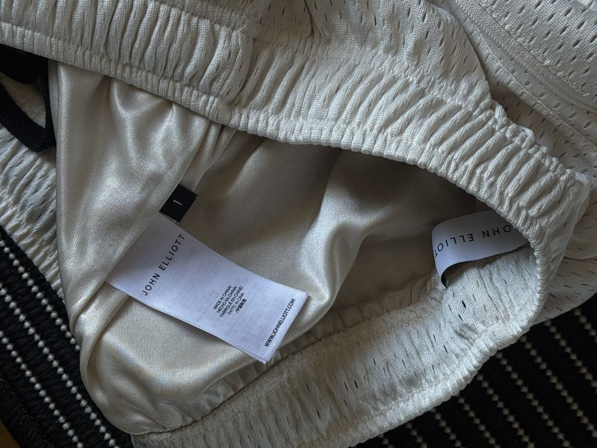 John Elliott White AAU short John Elliott Size US 30 / EU 46 - 3 Thumbnail