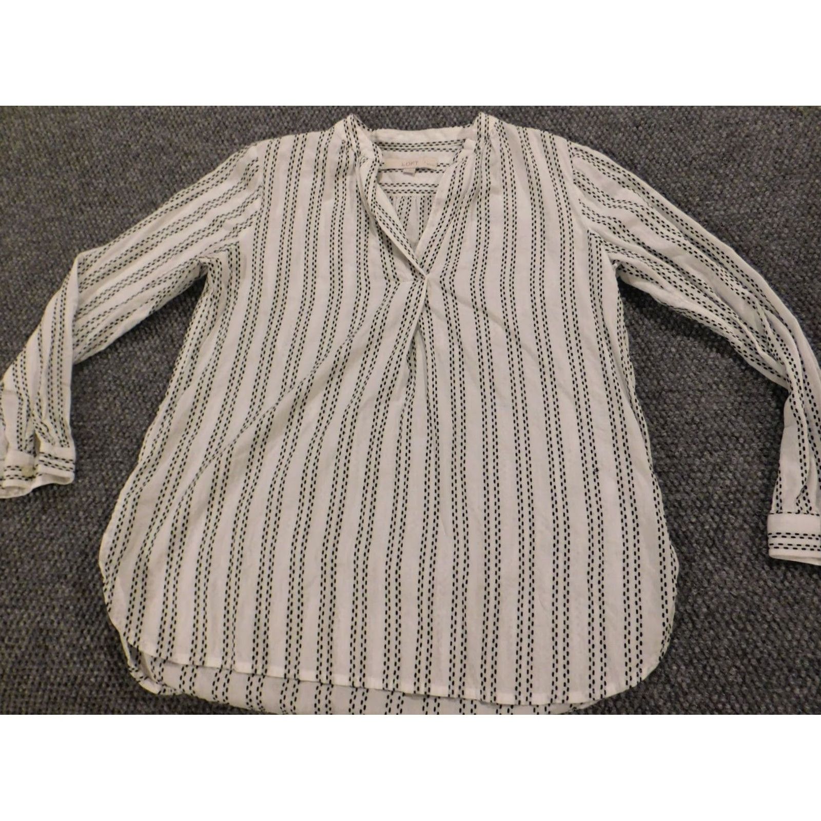 Ann Taylor Loft Ann Taylor Blouse Shirt White Striped Petite PS Long Sleeve Round Neck Pullover Casual Women's Modern Basic Size S / US 4 / IT 40 - 2 Thumbnail
