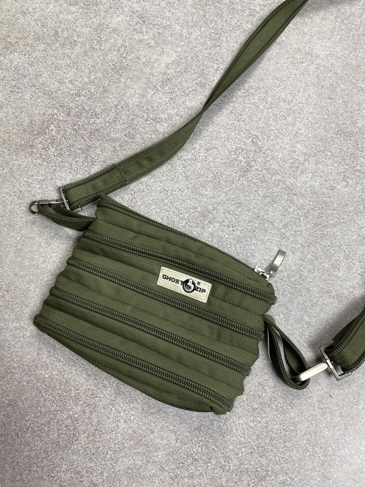 Ghost Hardware Zipped Bag Ghost Zip Italy Designer Size ONE SIZE - 2 Thumbnail
